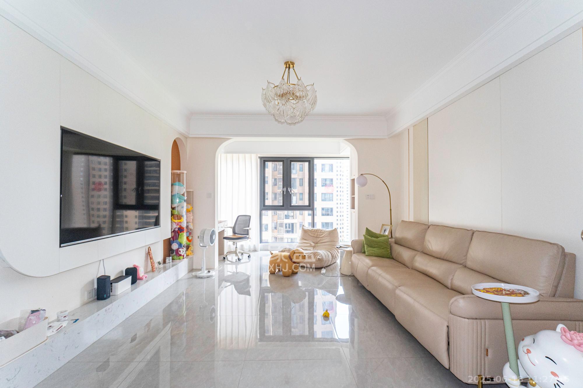 运达锦绣广场  3室2厅2卫    145.0万 运达锦绣广场  3室2厅2卫    145.0万客厅