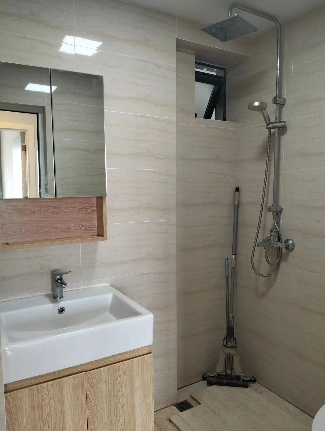 龙昆悦城 2室2厅1卫 3000.00元/月 龙昆悦城 2室2厅1卫 3000.00元/月室内图