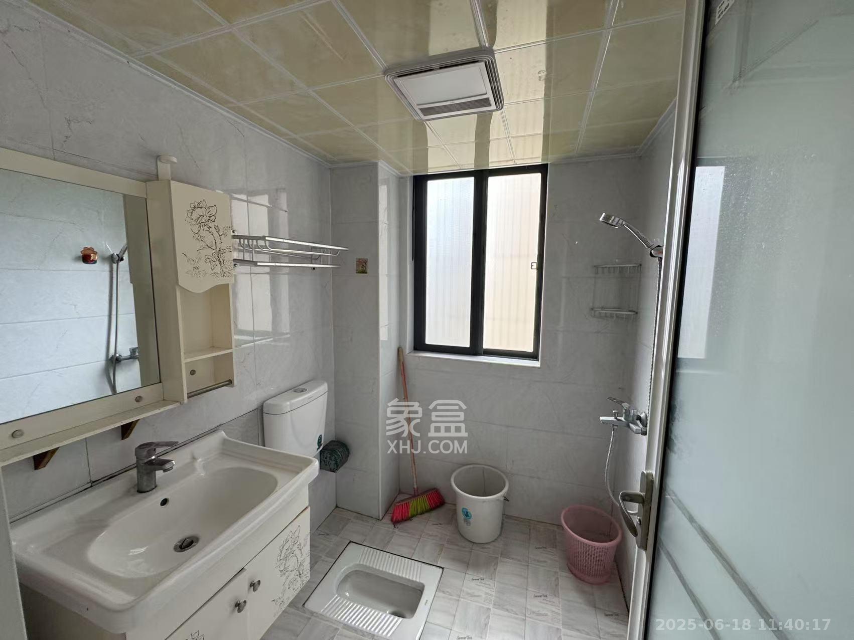 鑫远熙山 4室2厅2卫 2500.0元/月 鑫远熙山 4室2厅2卫 2500.0元/月室内图