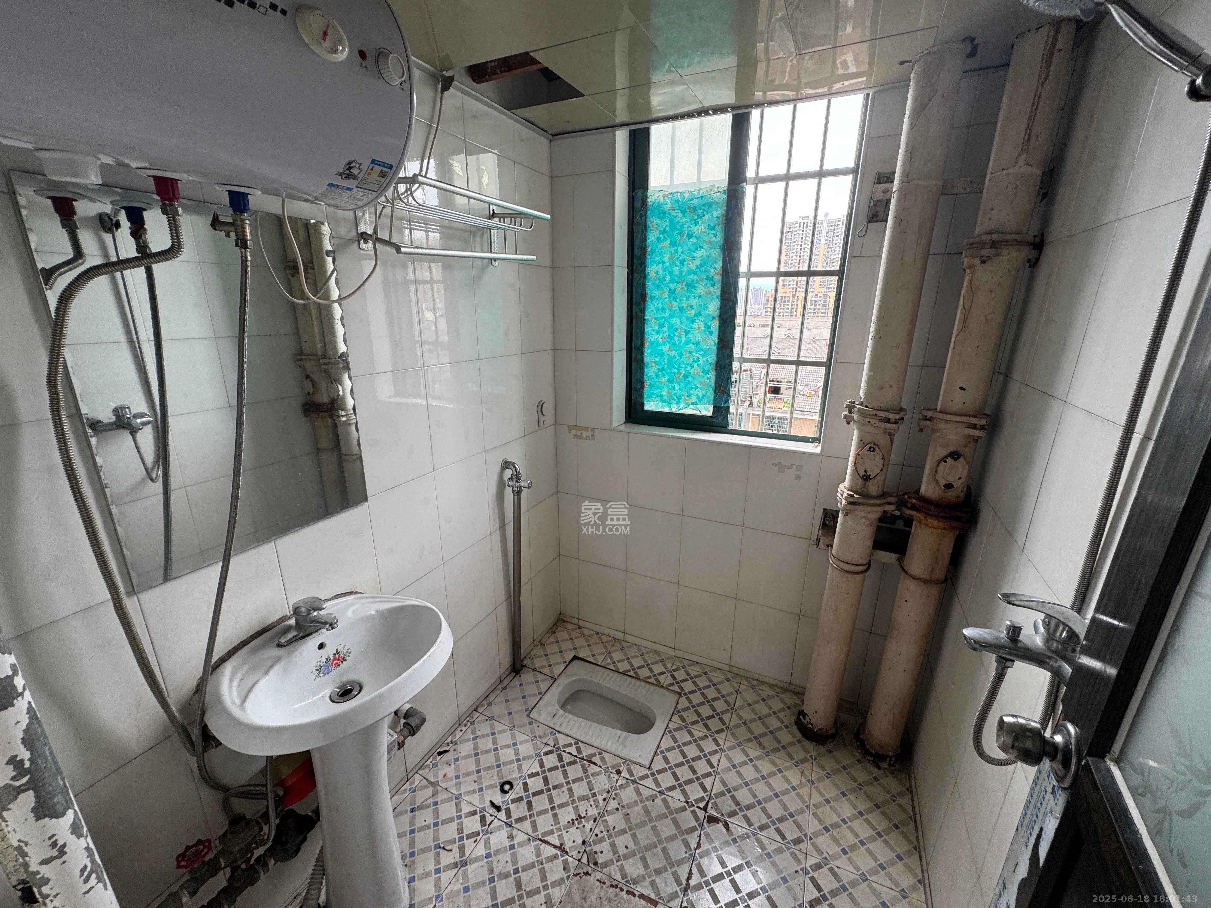 华天LOHO小镇 1室2厅1卫 1000.0元/月 华天LOHO小镇 1室2厅1卫 1000.0元/月室内图