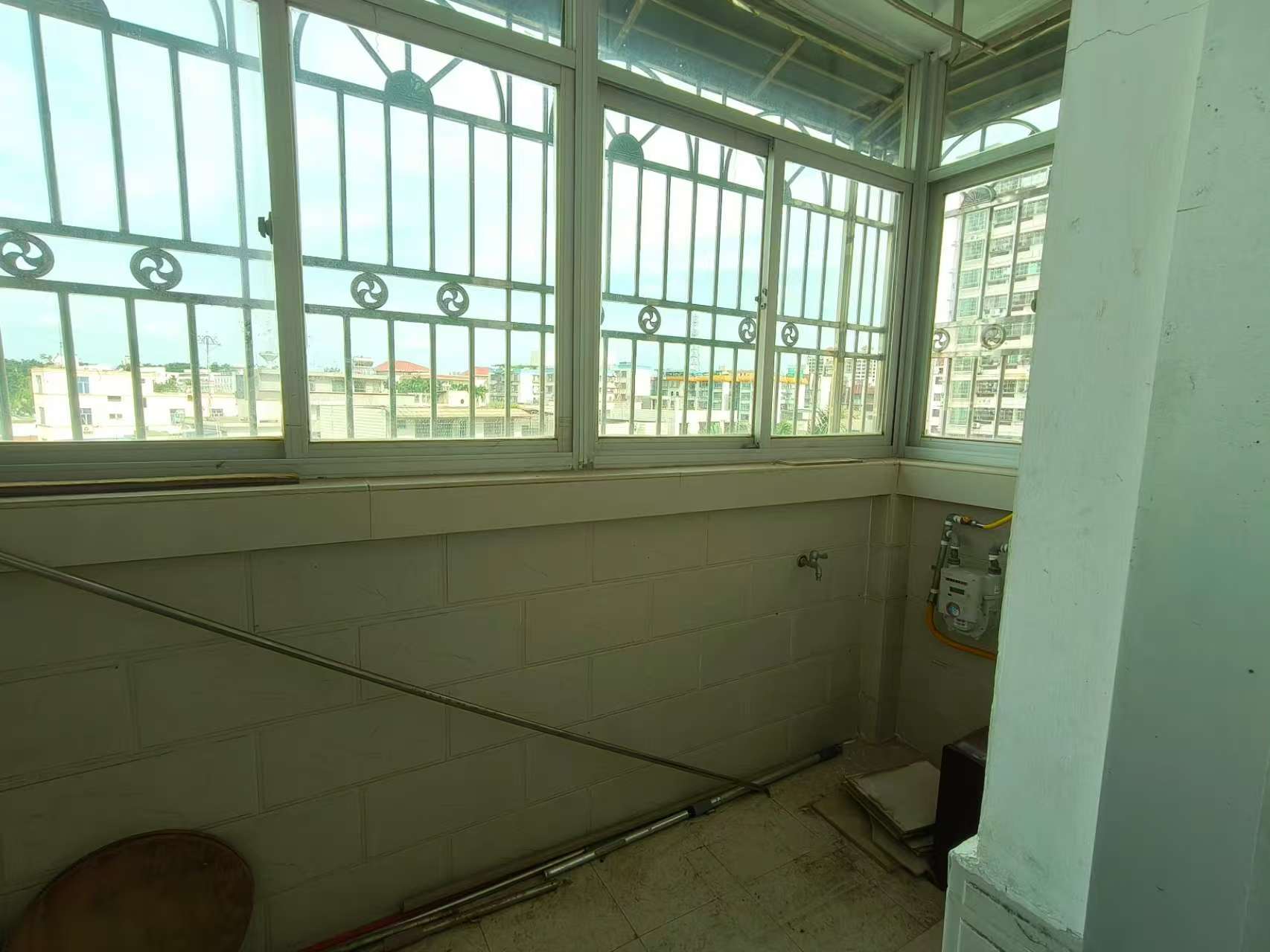 信力花苑 3室2厅2卫 140.0万 信力花苑 3室2厅2卫 140.0万室内图