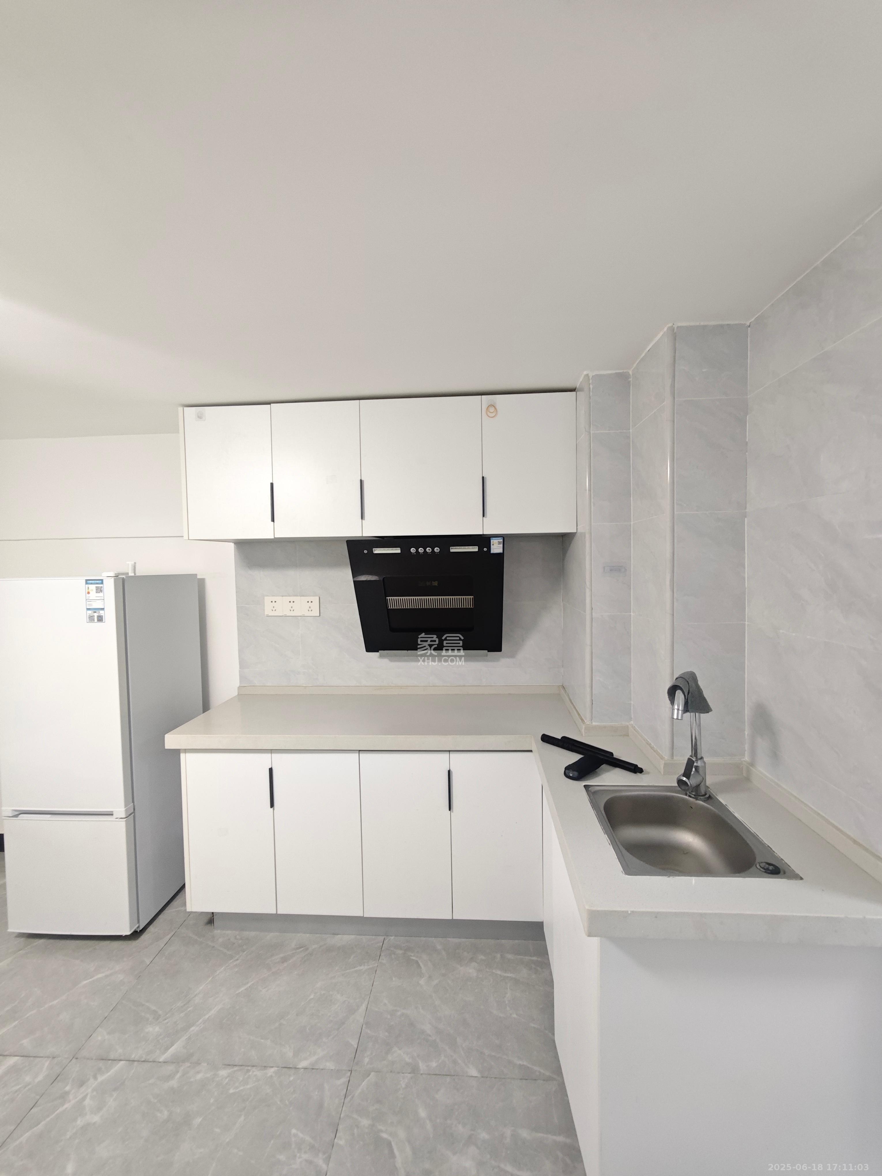 金地中交麓谷香颂(金地中交雅苑) 1室1厅1卫 1400.0元/月 金地中交麓谷香颂(金地中交雅苑) 1室1厅1卫 1400.0元/月室内图