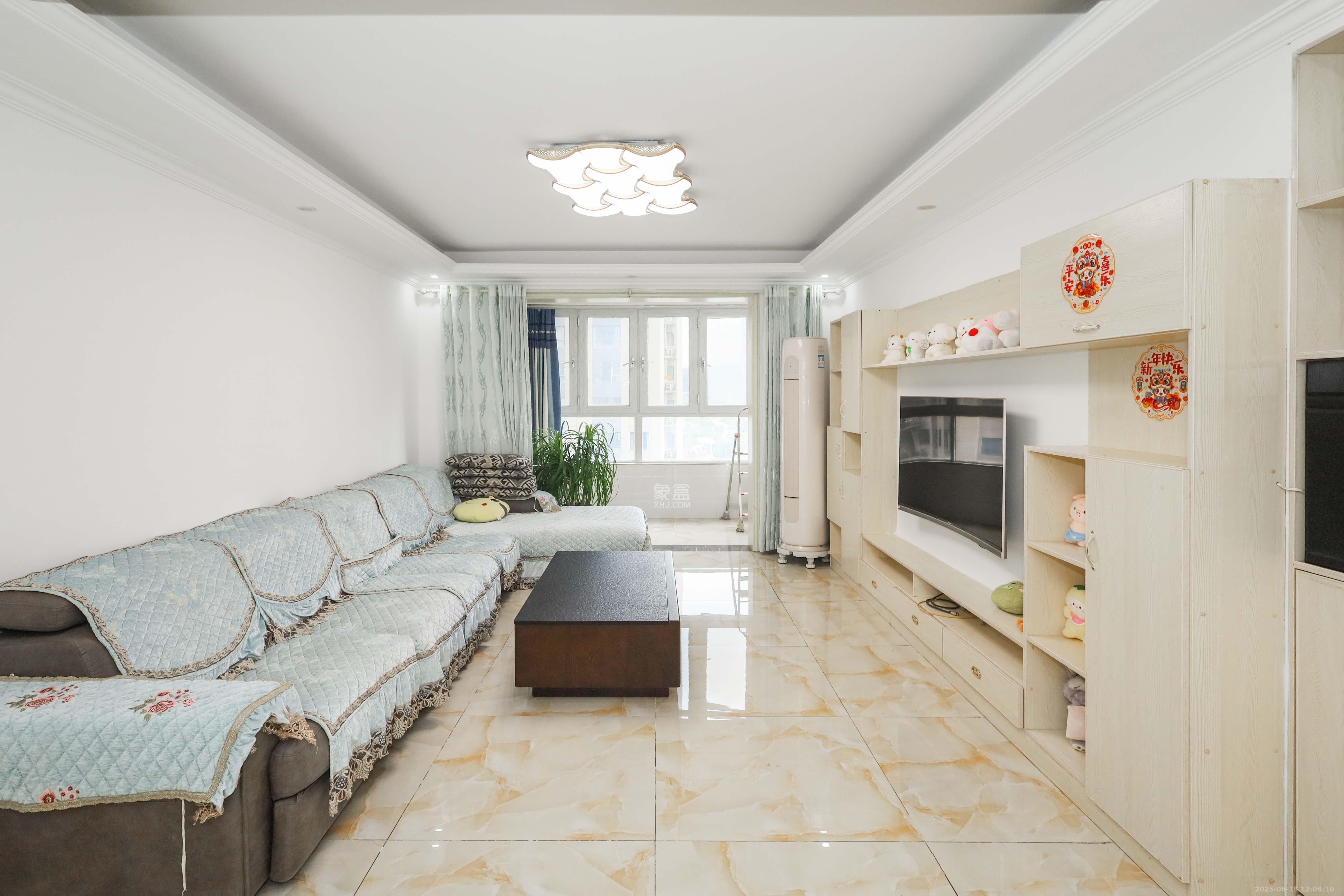 中国铁建梅溪青秀一期 3室2厅1卫 112.0万 中国铁建梅溪青秀一期 3室2厅1卫 112.0万客厅