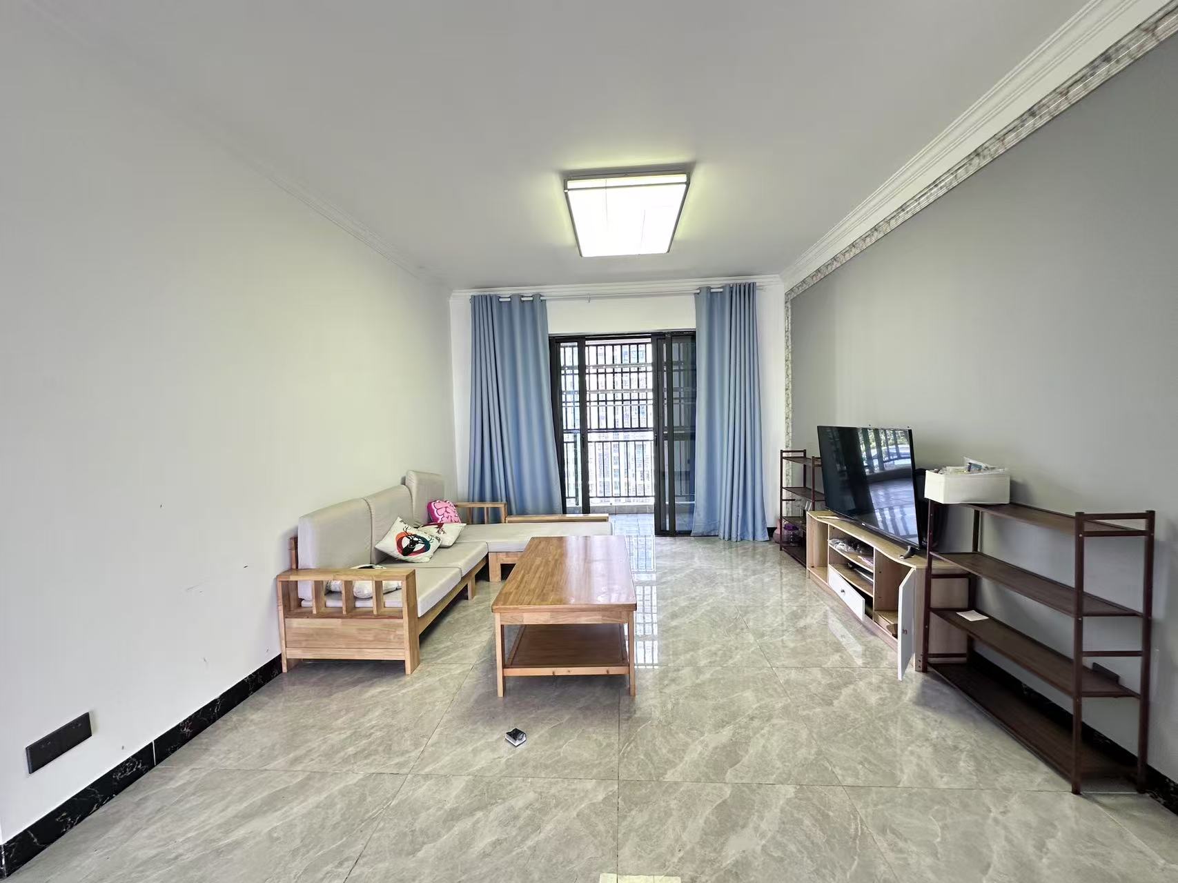 锦地翰城四期 3室2厅2卫 3300.0元/月 锦地翰城四期 3室2厅2卫 3300.0元/月室内图