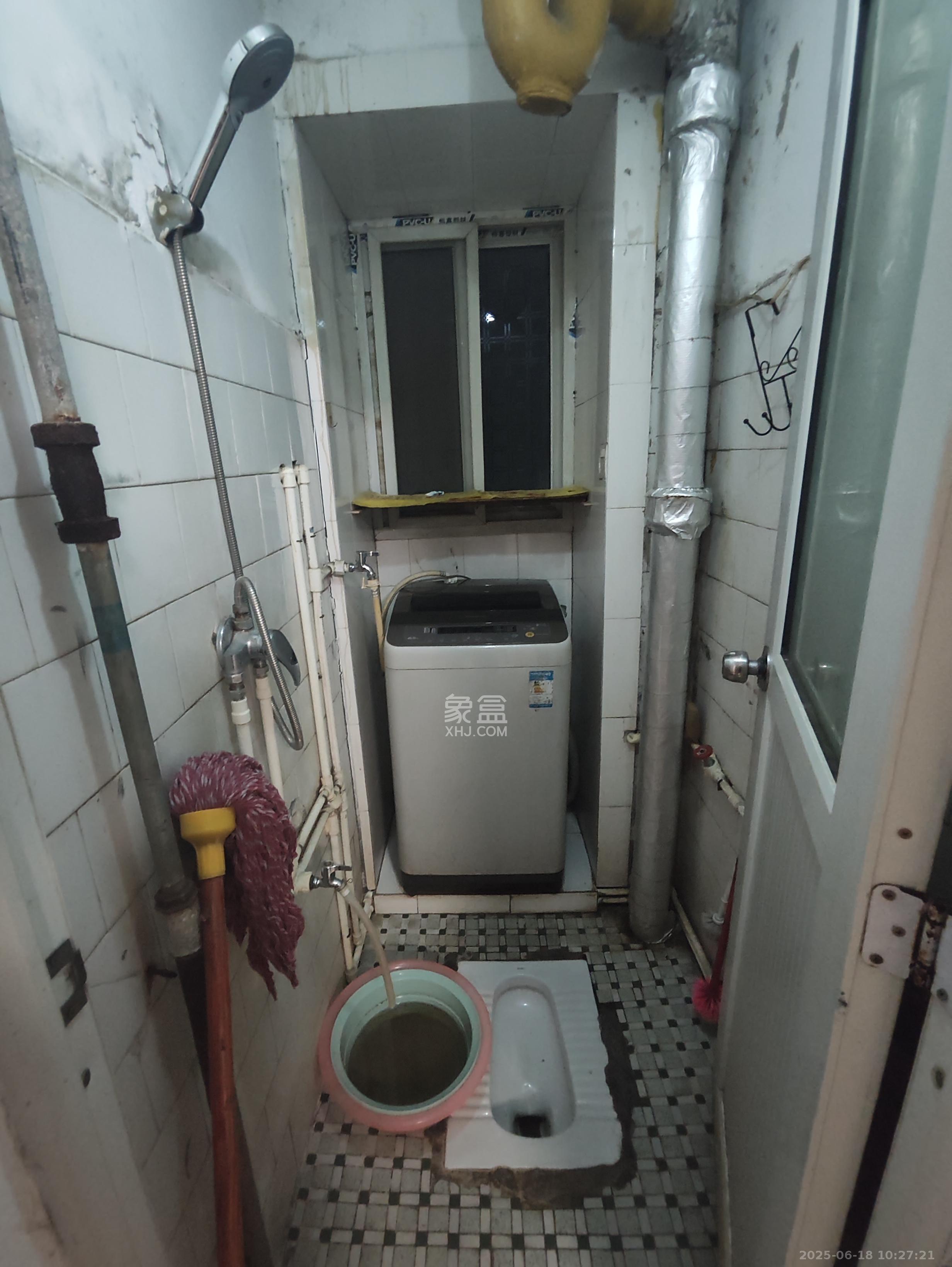 人造板厂宿舍（新河北堤1号）  1室1厅1卫   1600.00元/月室内图