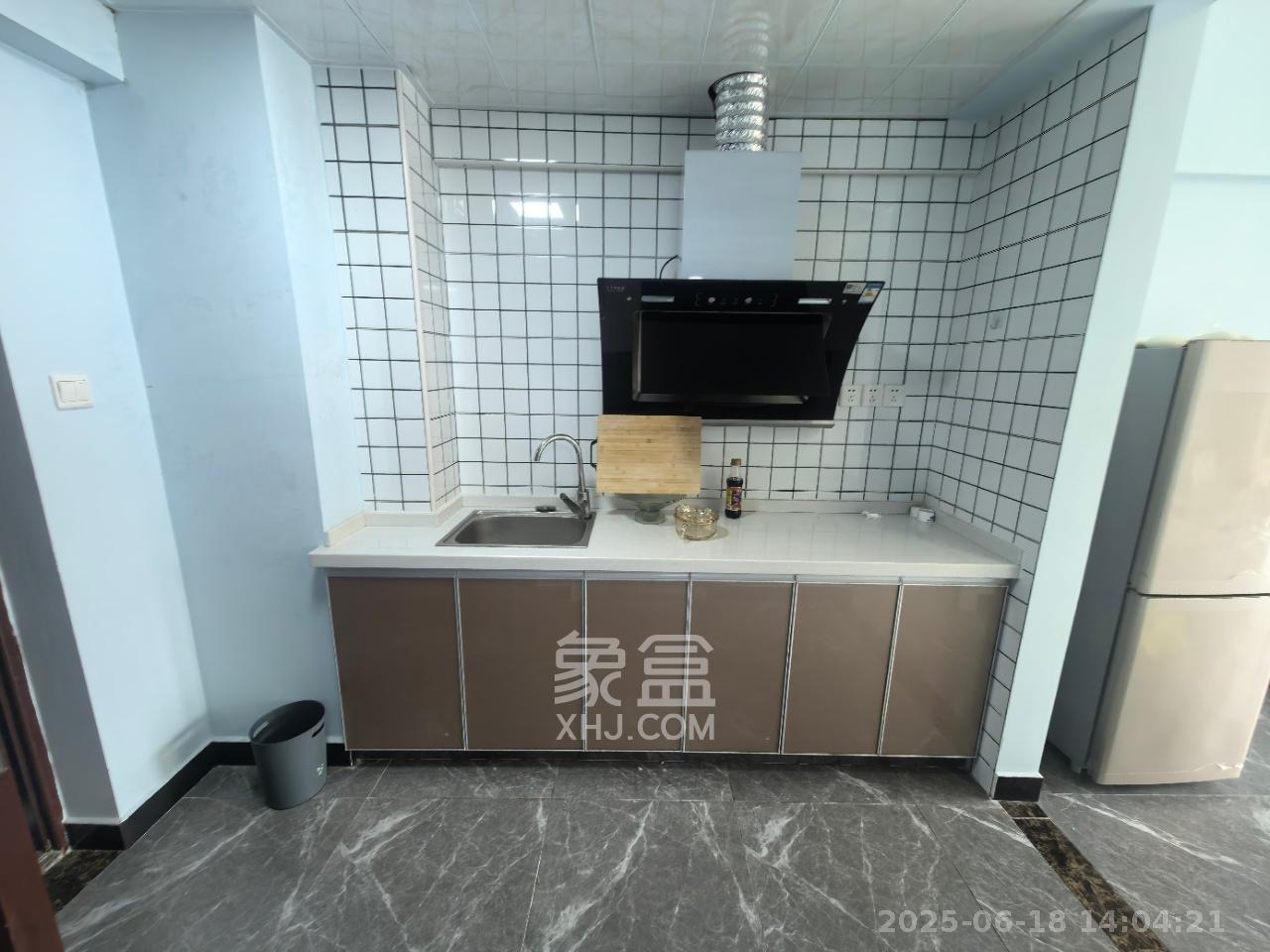 鑫远玲珑  1室1厅1卫   1400.00元/月