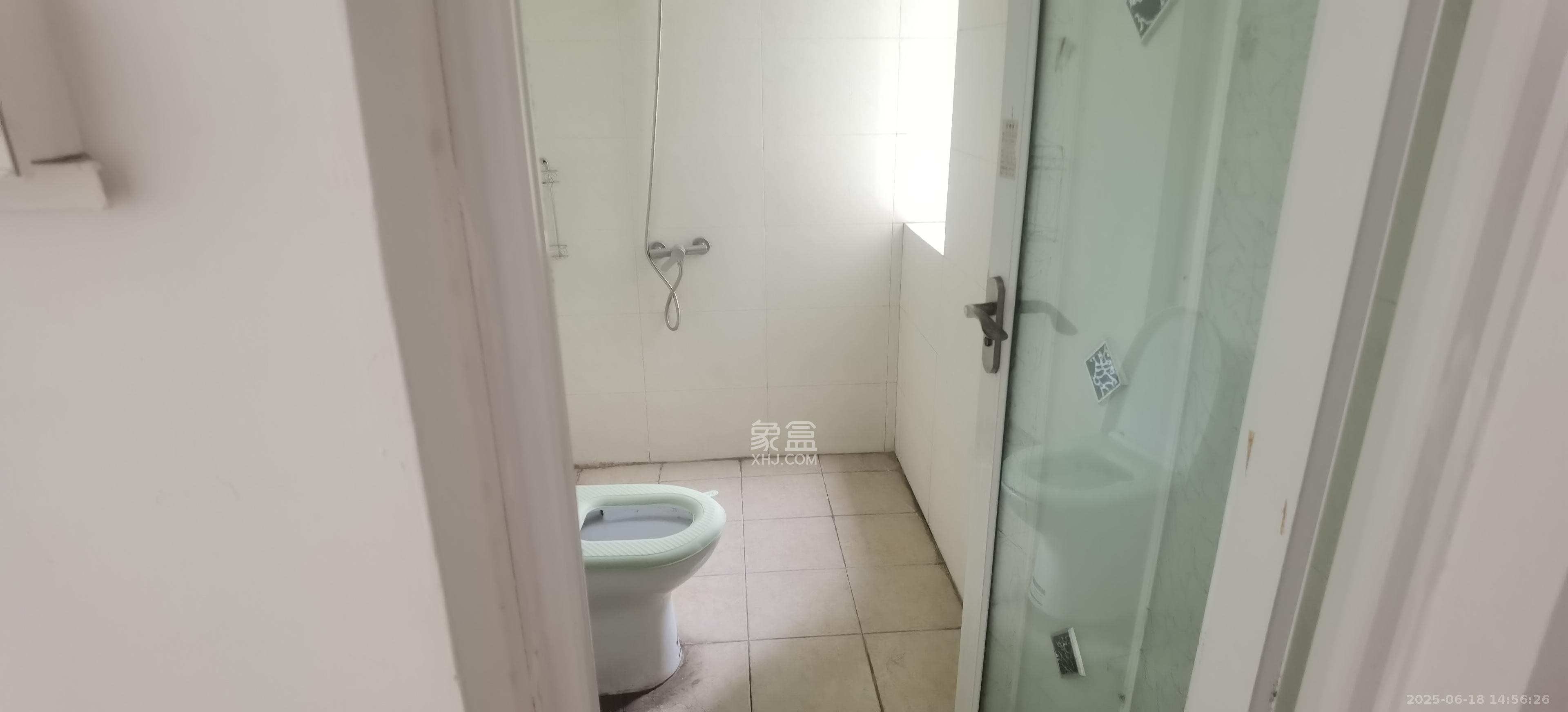 金麓国际 2室2厅2卫 2800.0元/月 金麓国际 2室2厅2卫 2800.0元/月室内图