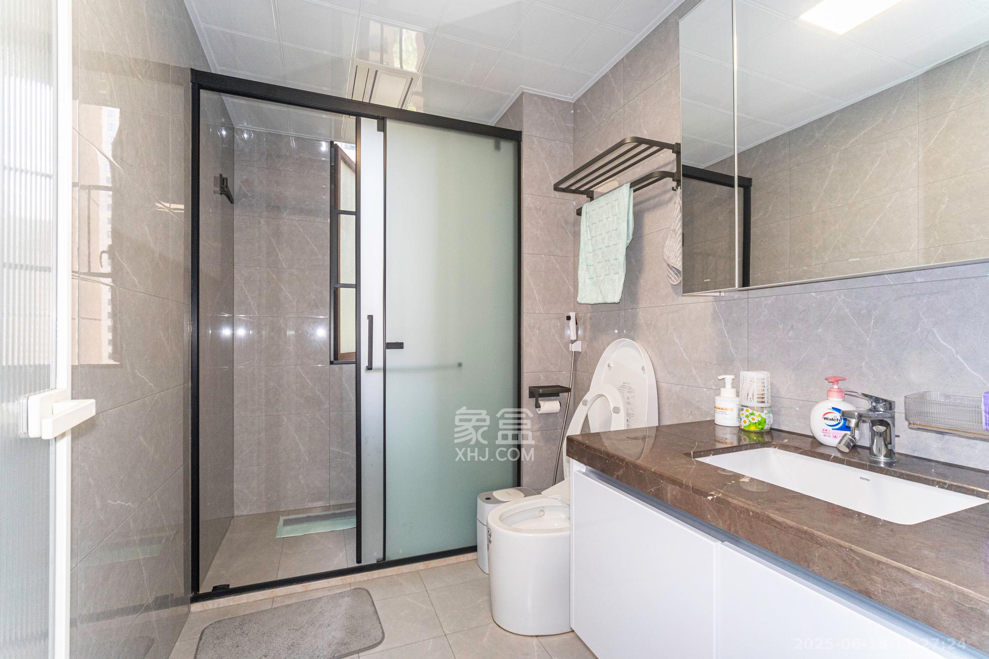 运达锦绣广场  3室2厅2卫    145.0万 运达锦绣广场  3室2厅2卫    145.0万卫生间