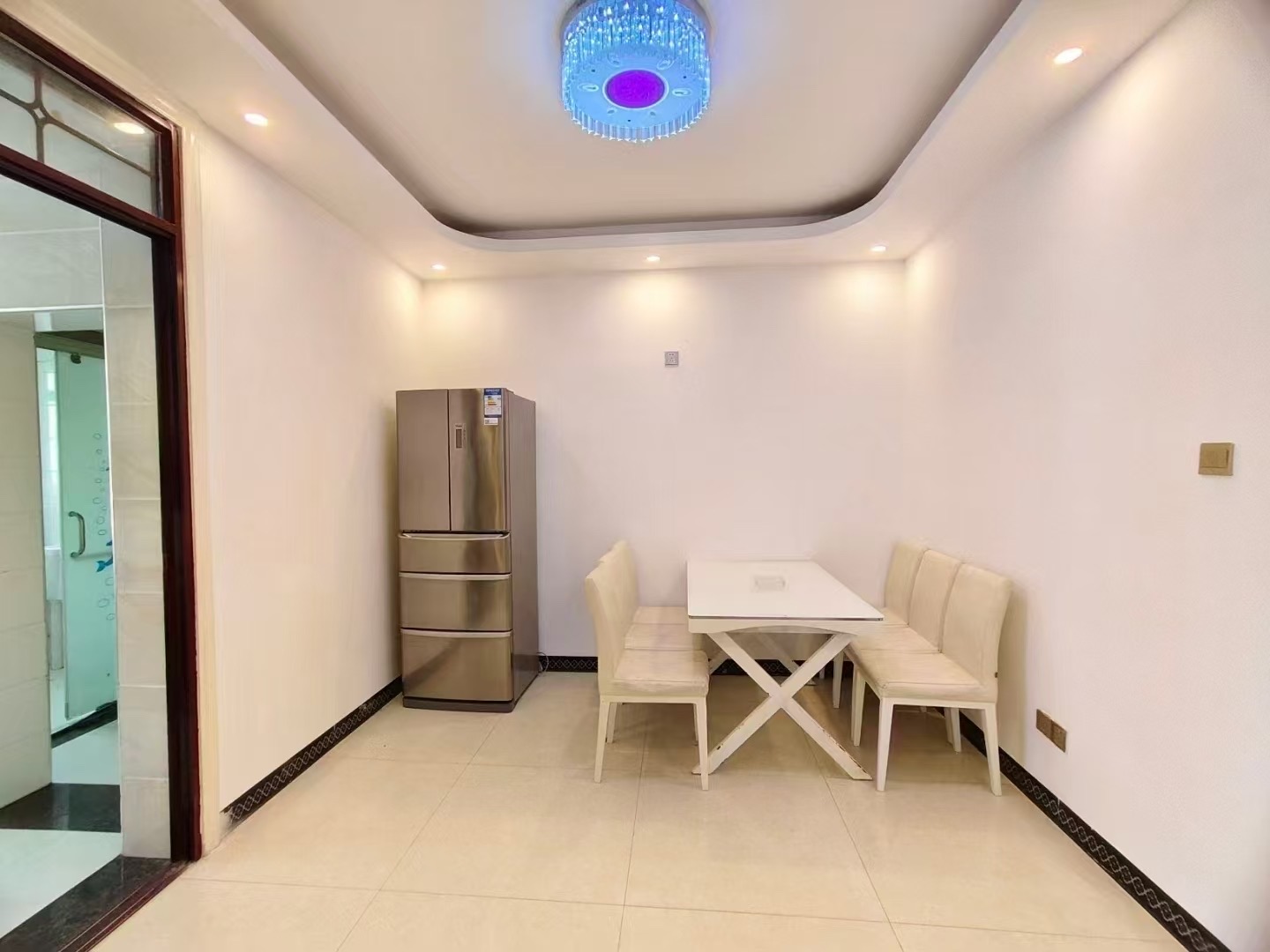 香格里拉 3室2厅1卫 40.8万 香格里拉 3室2厅1卫 40.8万客厅