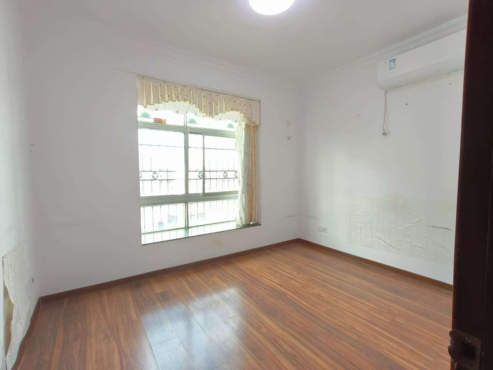 信力花苑 3室2厅2卫 140.0万 信力花苑 3室2厅2卫 140.0万室内图