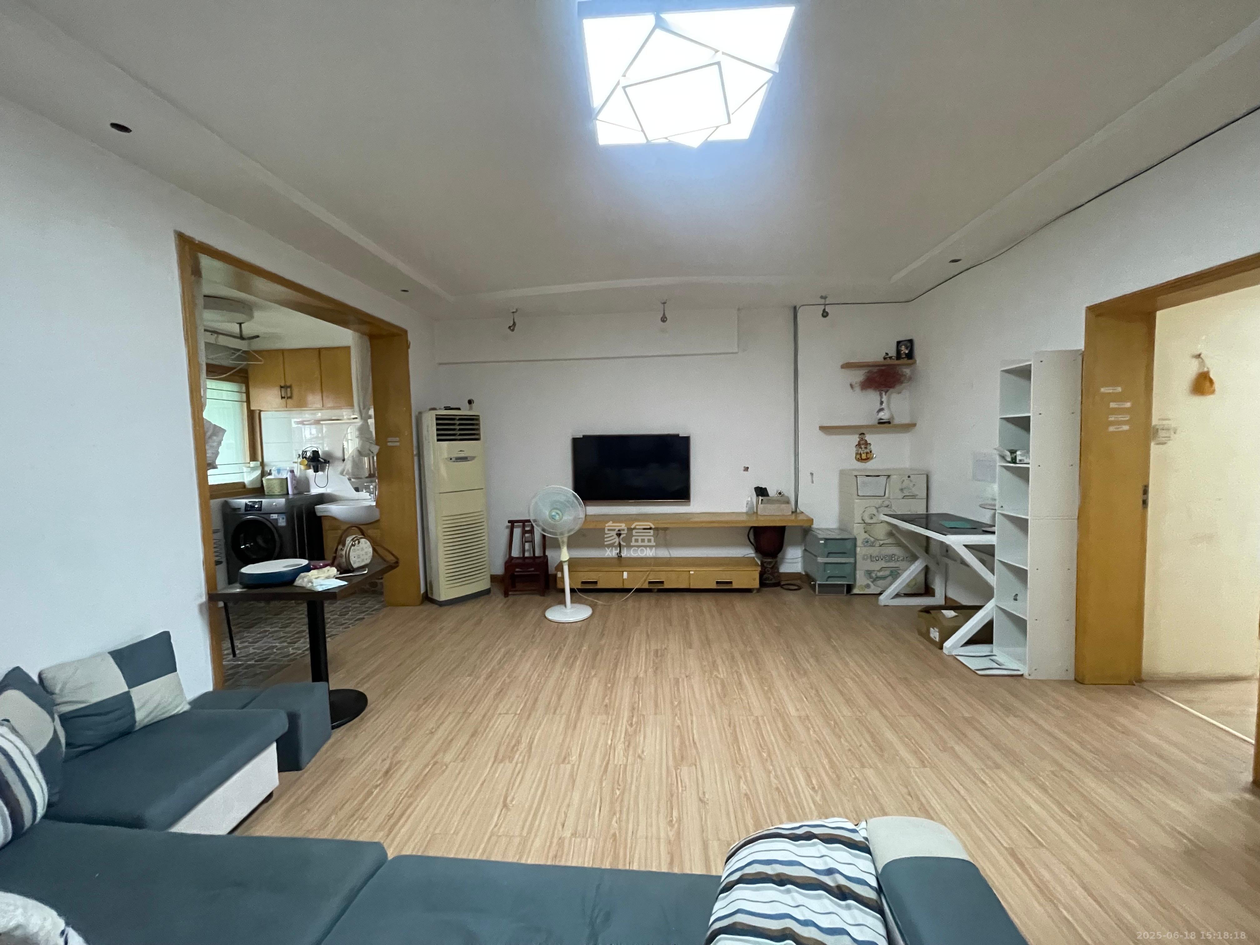 四星客车厂(四星小区) 2室1厅1卫 1300.0元/月 四星客车厂(四星小区) 2室1厅1卫 1300.0元/月室内图