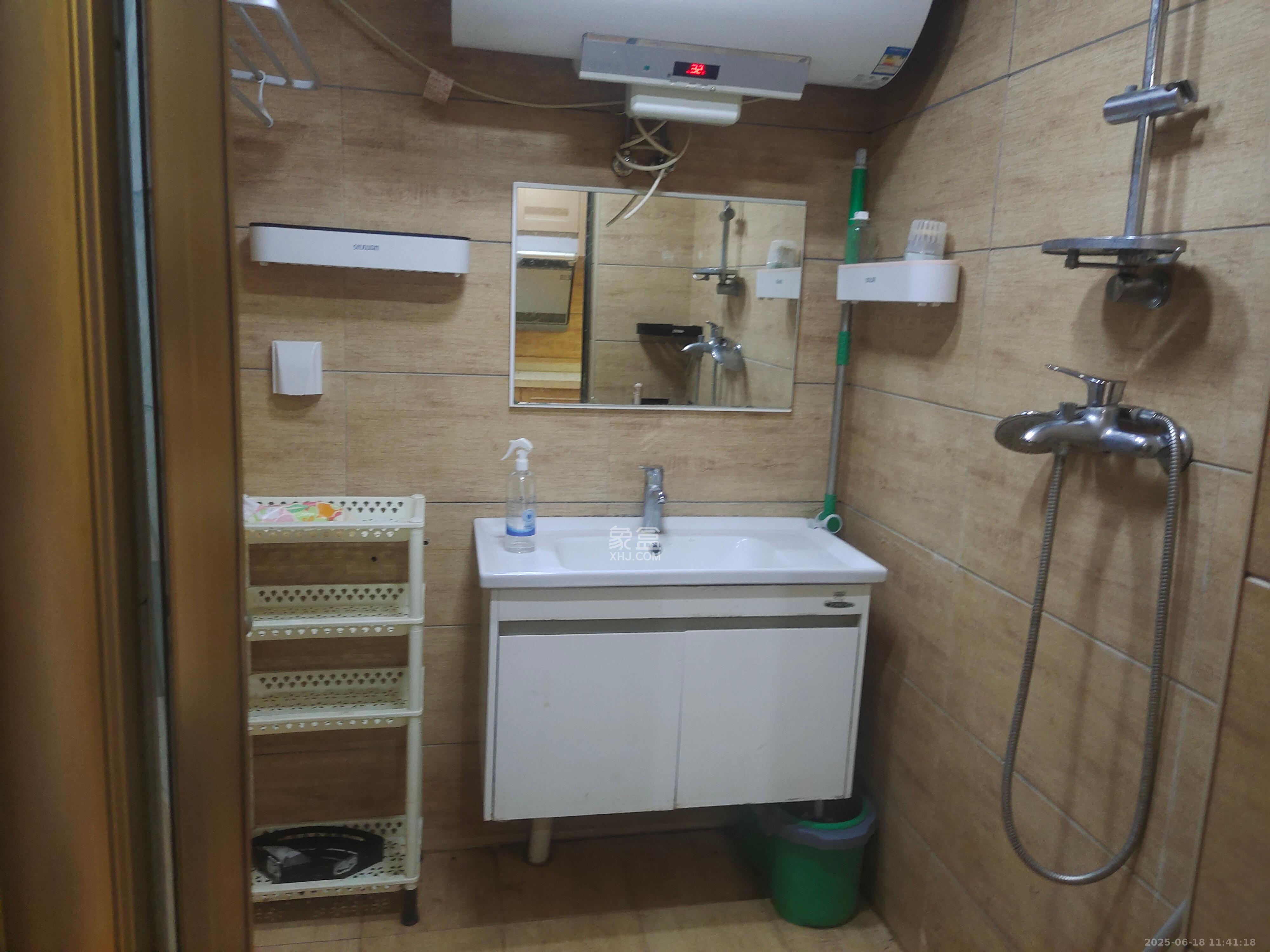 时代公馆  1室1厅1卫   1500.00元/月室内图