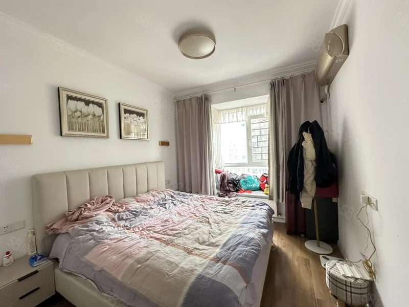 阳光一品小区 4室2厅2卫 89.8万 阳光一品小区 4室2厅2卫 89.8万客厅