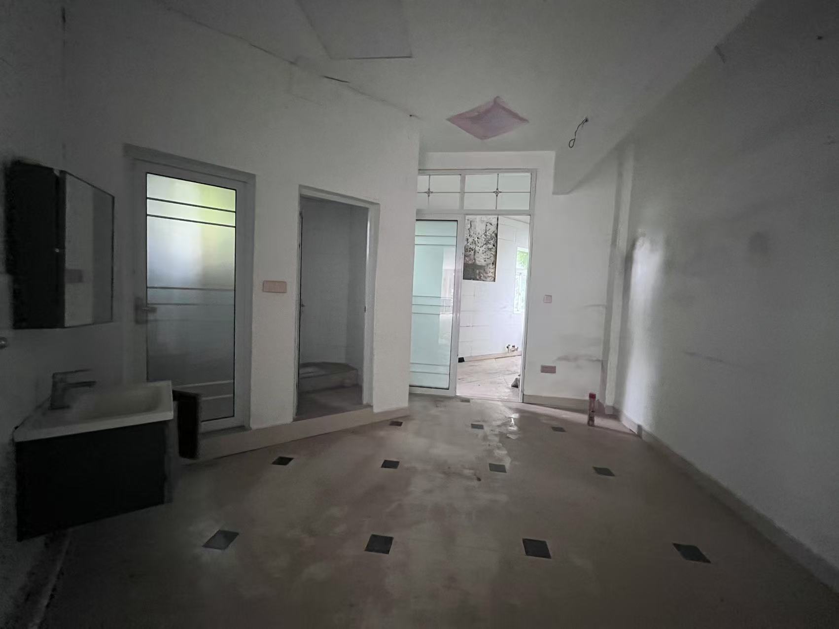 学府花园（文苑瑞景）   136.58㎡     3700.00元/月室内图