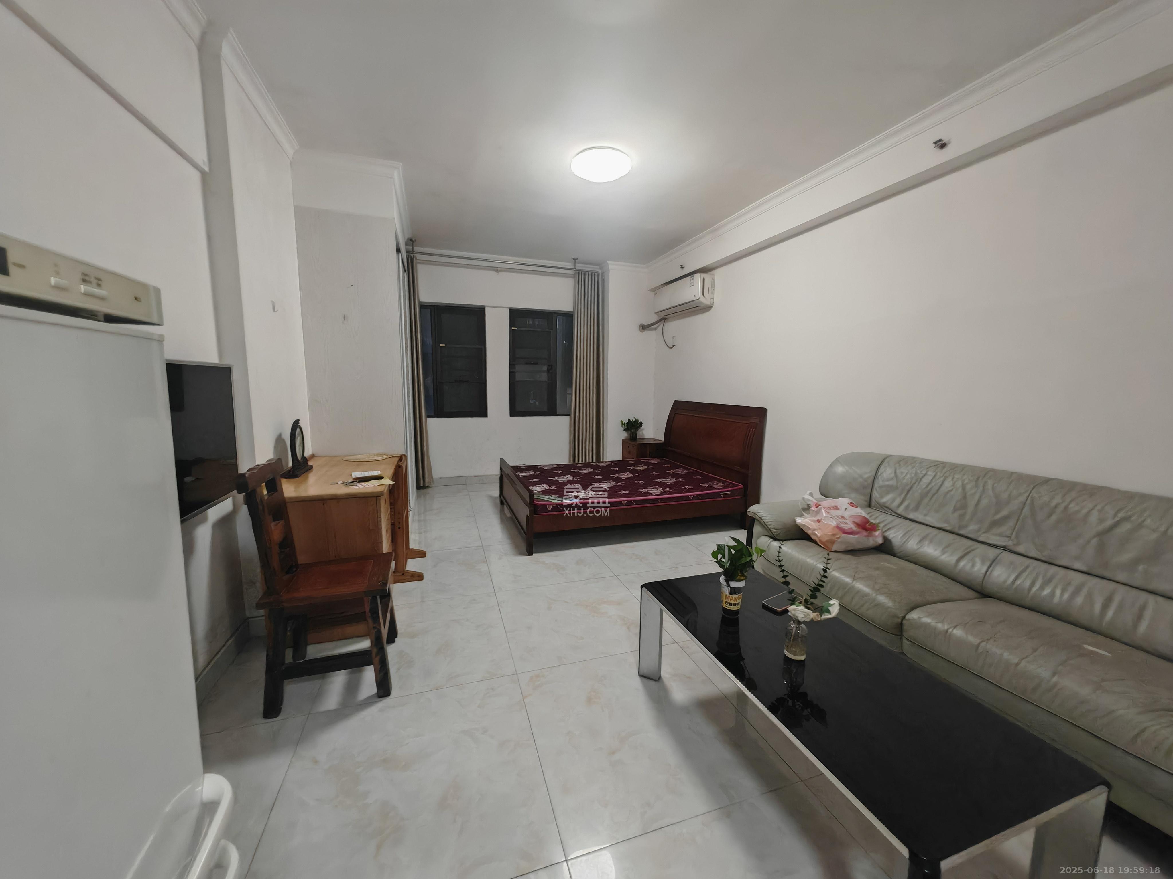 钰龙天下二期(钰龙佳园) 1室1厅1卫 1200.0元/月 钰龙天下二期(钰龙佳园) 1室1厅1卫 1200.0元/月室内图