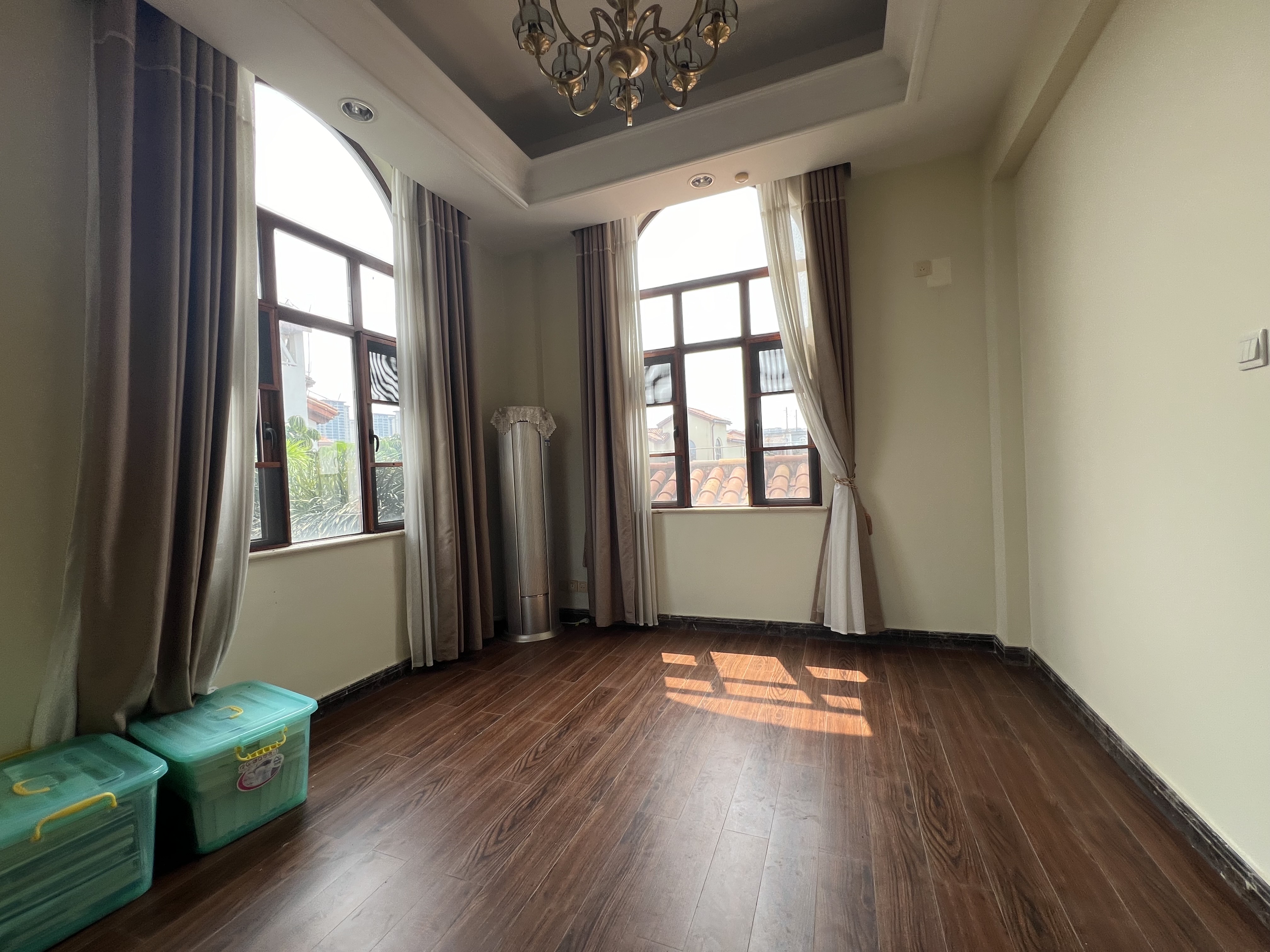 富力盈溪谷  5室3厅4卫    680.0万 富力盈溪谷  5室3厅4卫    680.0万室内图