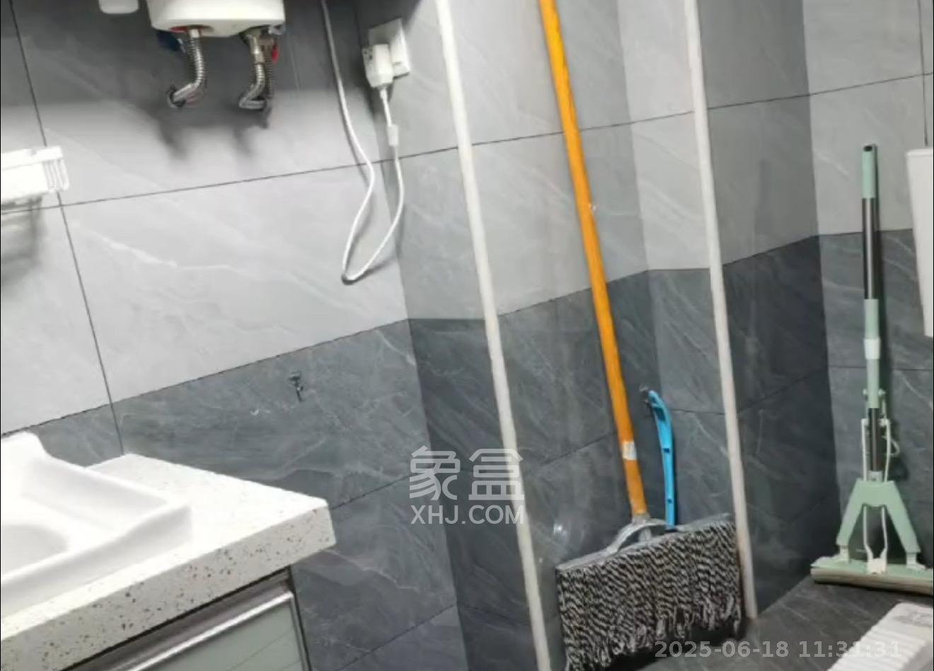 海伦春天  2室1厅1卫   1800.00元/月室内图
