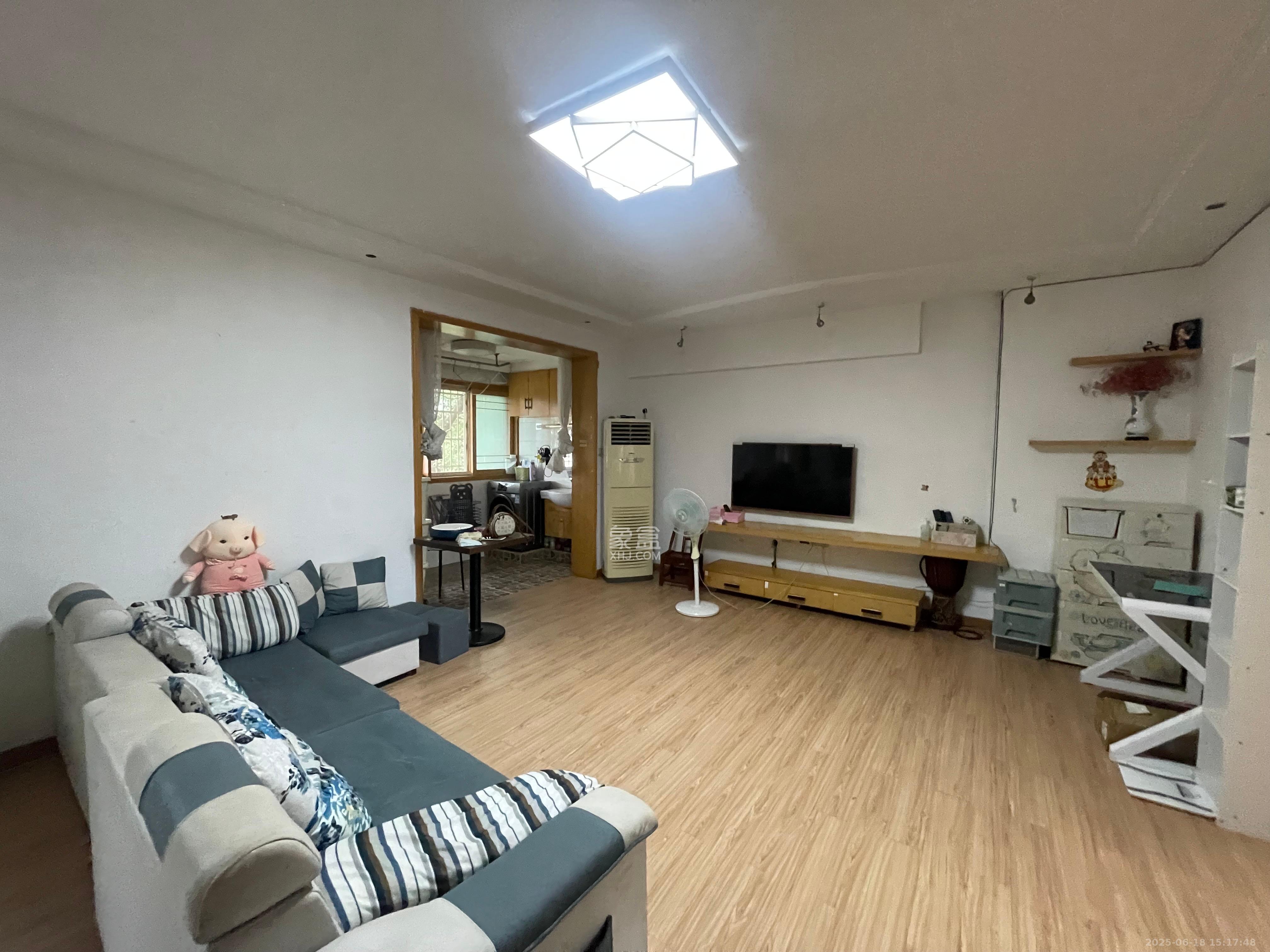 四星客车厂(四星小区) 2室1厅1卫 1300.0元/月 四星客车厂(四星小区) 2室1厅1卫 1300.0元/月室内图