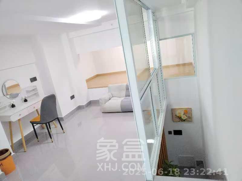 中海阅溪府  2室1厅1卫    1800.0元/月室内图