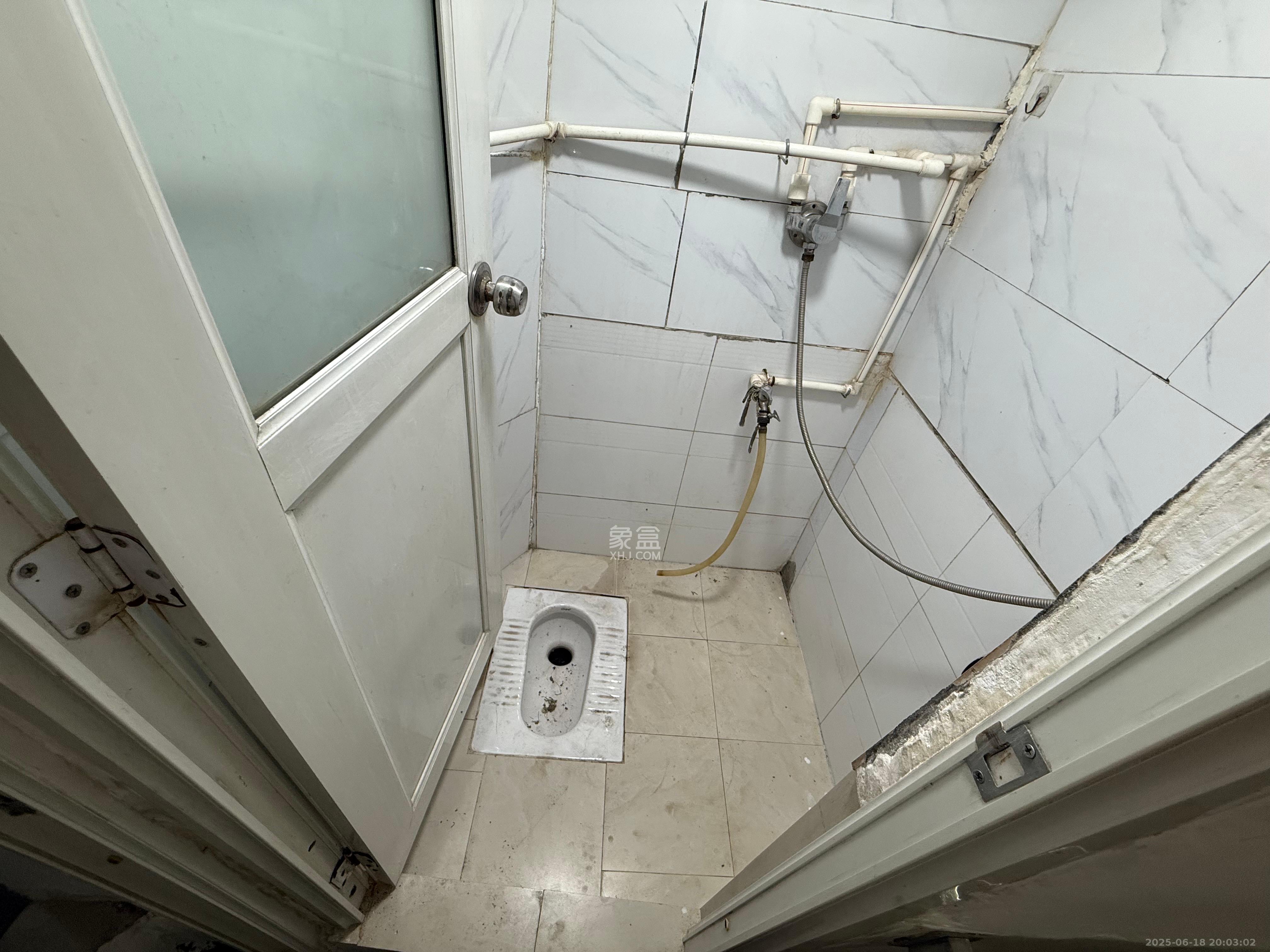 桂花路锻压小区  2室1厅1卫    1000.0元/月室内图