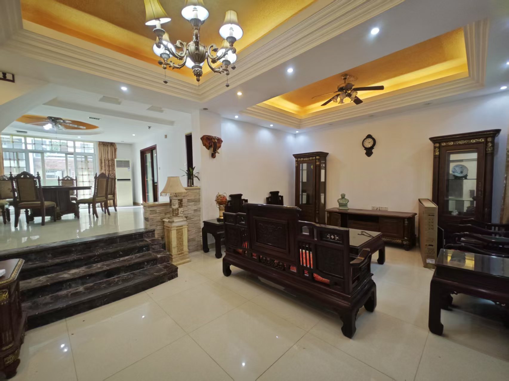 宝安江南城 5室2厅3卫 4800.0元/月 宝安江南城 5室2厅3卫 4800.0元/月室内图