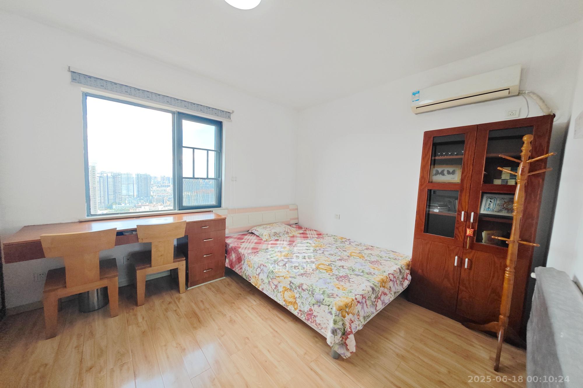 锦绣世纪 4室2厅2卫 152.0万 锦绣世纪 4室2厅2卫 152.0万卧室