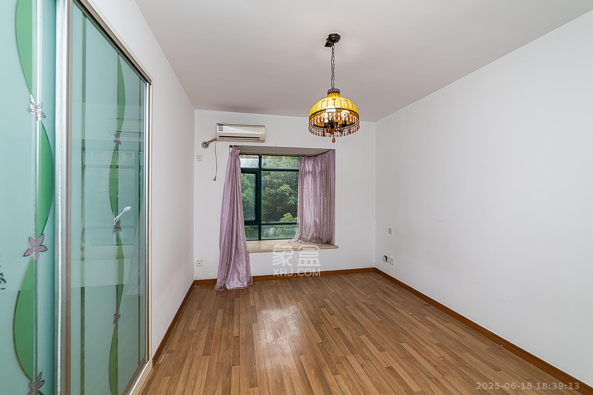 中江国际花城  3室2厅1卫    118.0万 中江国际花城  3室2厅1卫    118.0万卧室