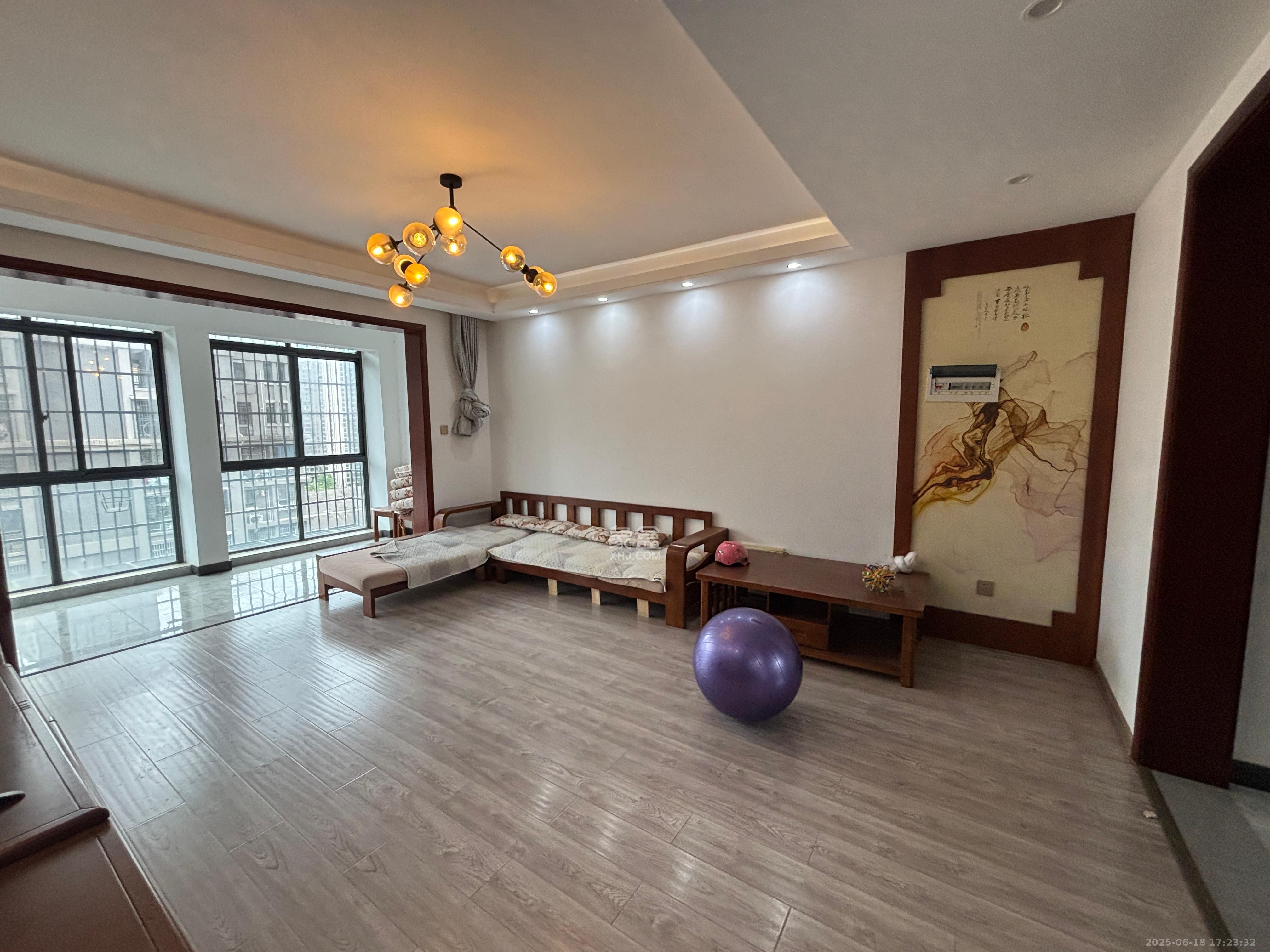 丰源国际  3室2厅2卫   2300.00元/月