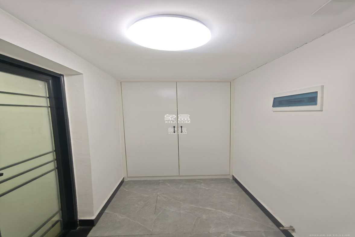 金地中交麓谷香颂(金地中交雅苑) 1室1厅1卫 1400.0元/月 金地中交麓谷香颂(金地中交雅苑) 1室1厅1卫 1400.0元/月室内图