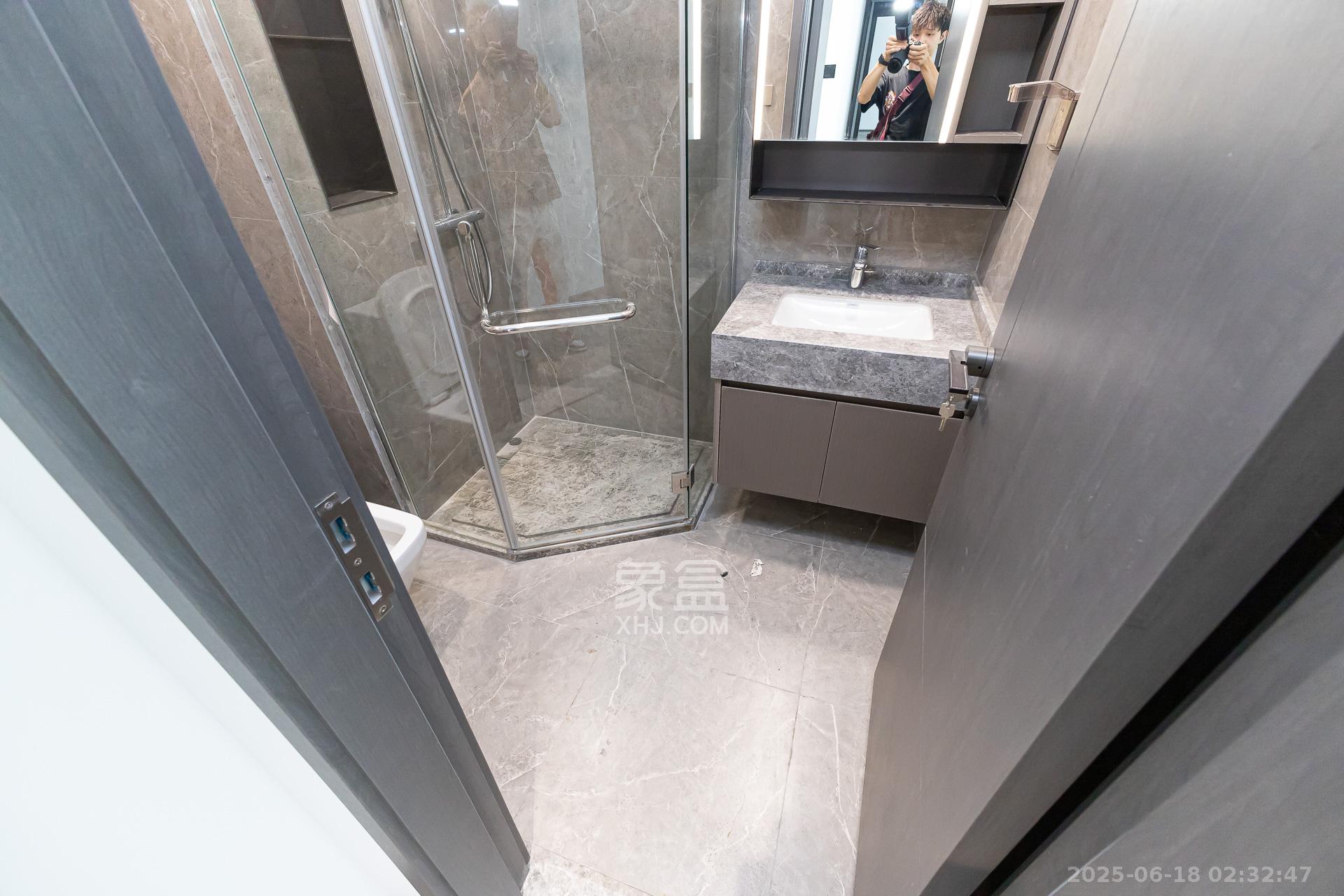 嘉臣道  4室2厅3卫    305.0万 嘉臣道  4室2厅3卫    305.0万卫生间