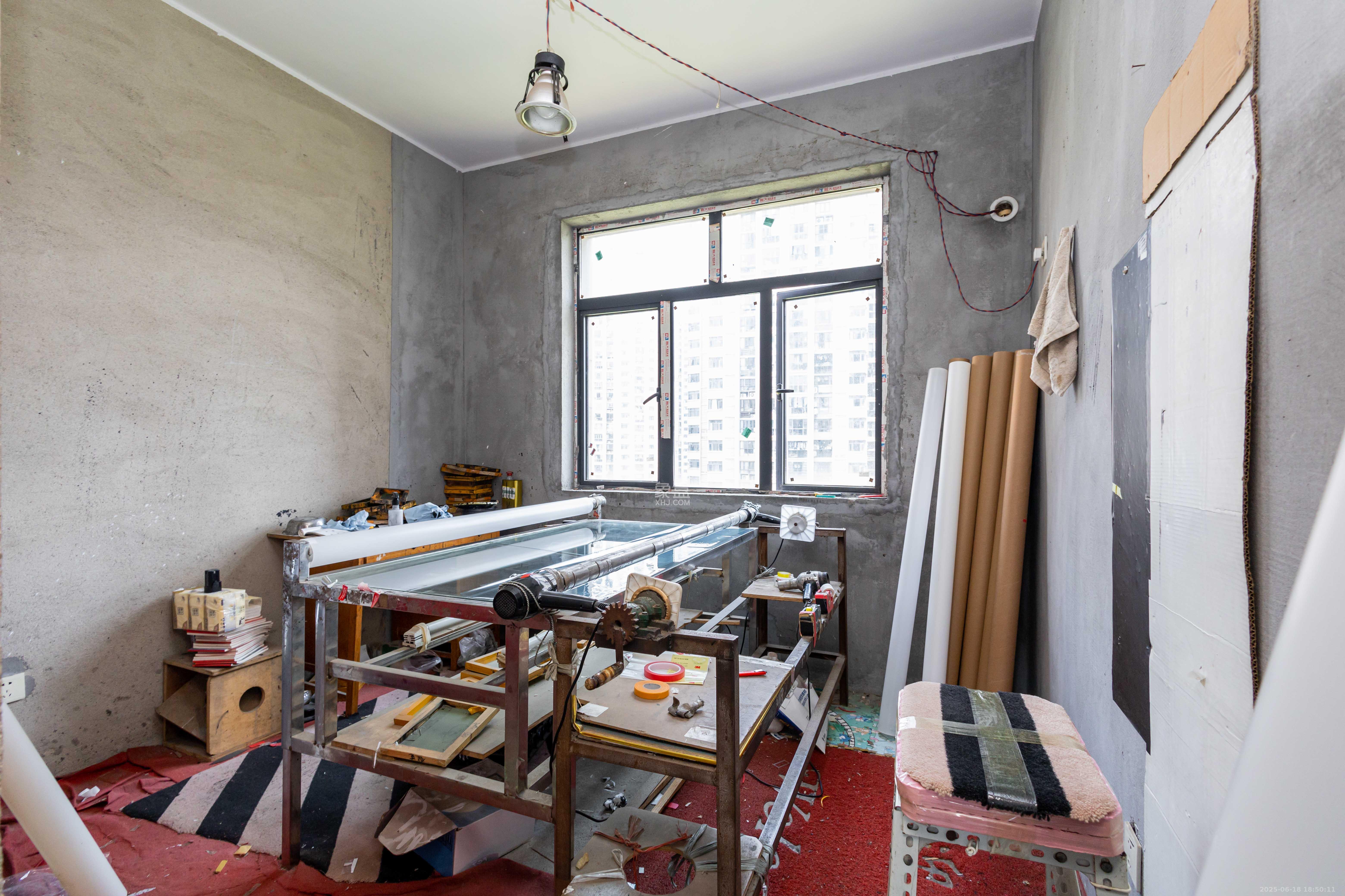 辉煌国际城二期  4室2厅2卫    105.0万卧室