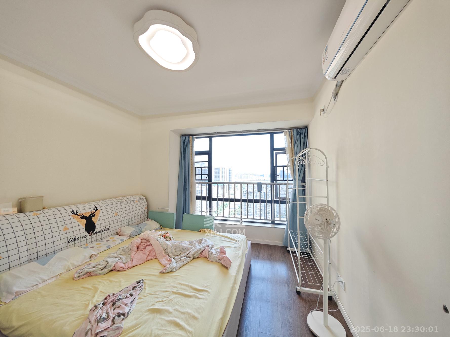 潇湘名城(新里程潇湘名城)  4室2厅2卫    125.0万 潇湘名城(新里程潇湘名城)  4室2厅2卫    125.0万卧室