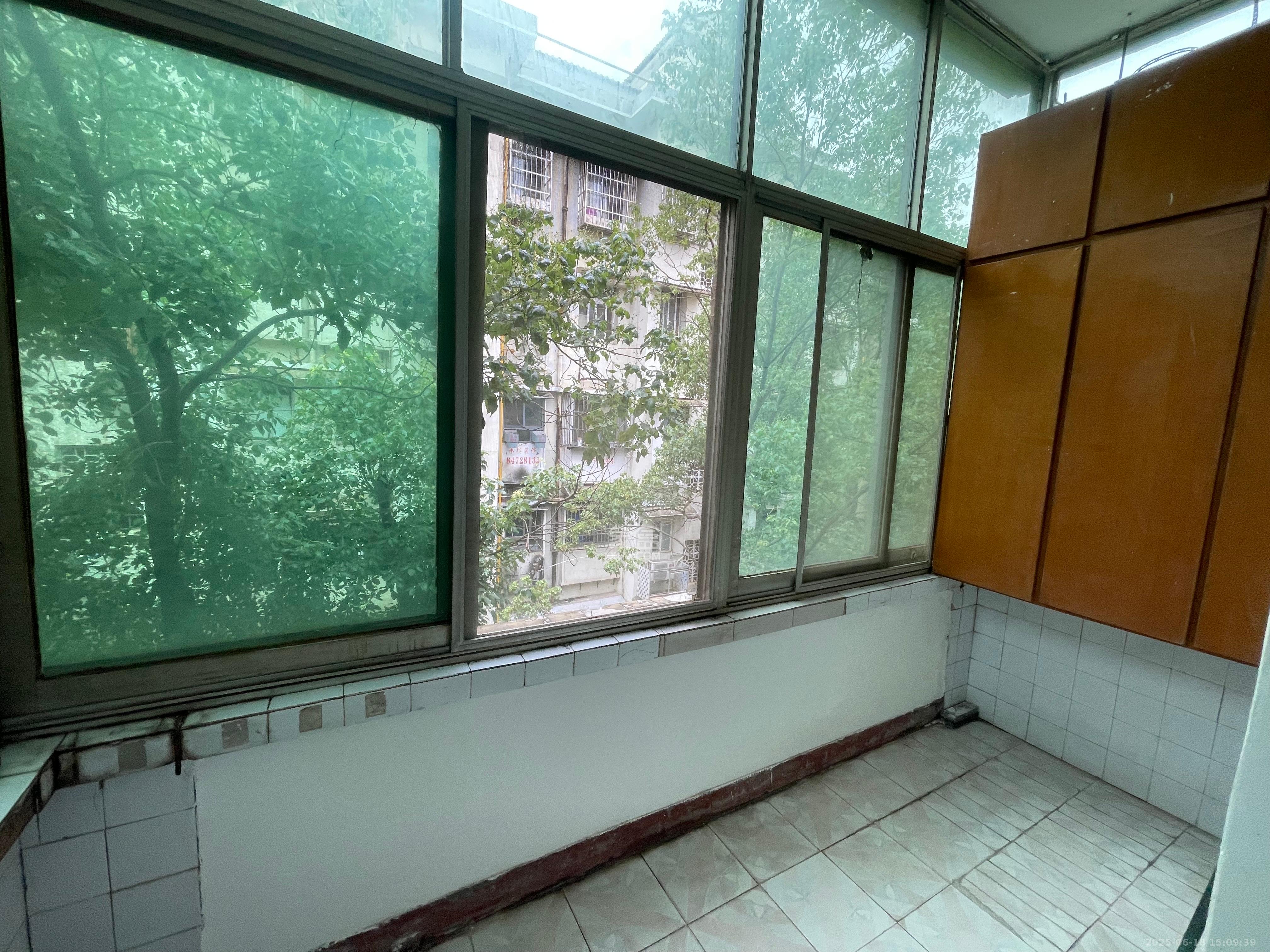 茶园坡金属制品厂宿舍(金制小区) 3室1厅1卫 1200.0元/月 茶园坡金属制品厂宿舍(金制小区) 3室1厅1卫 1200.0元/月室内图