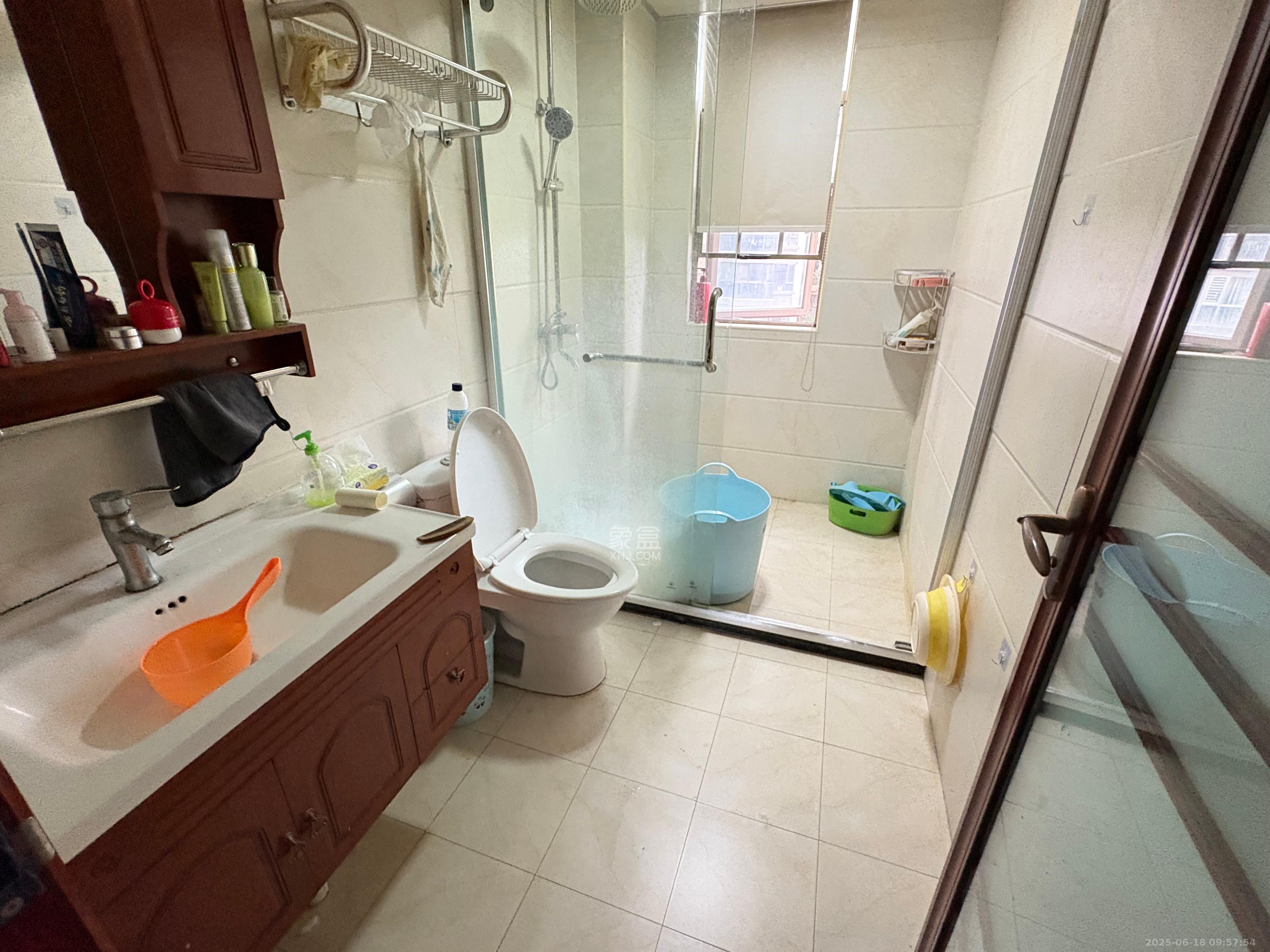 江山帝景雅典 3室2厅2卫 2800.0元/月 江山帝景雅典 3室2厅2卫 2800.0元/月室内图