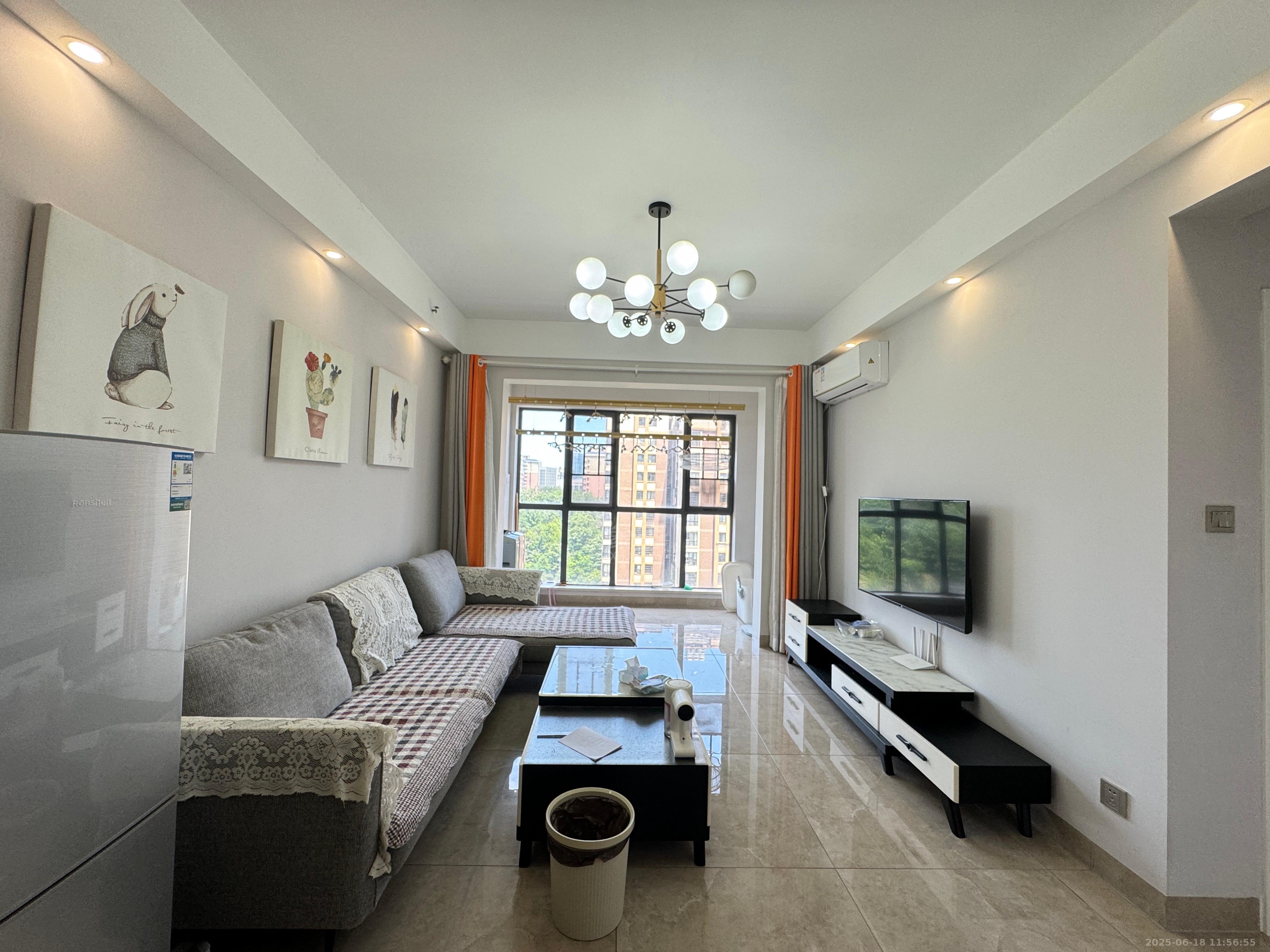 栗雨香堤  2室2厅1卫    1600.0元/月 栗雨香堤  2室2厅1卫    1600.0元/月室内图