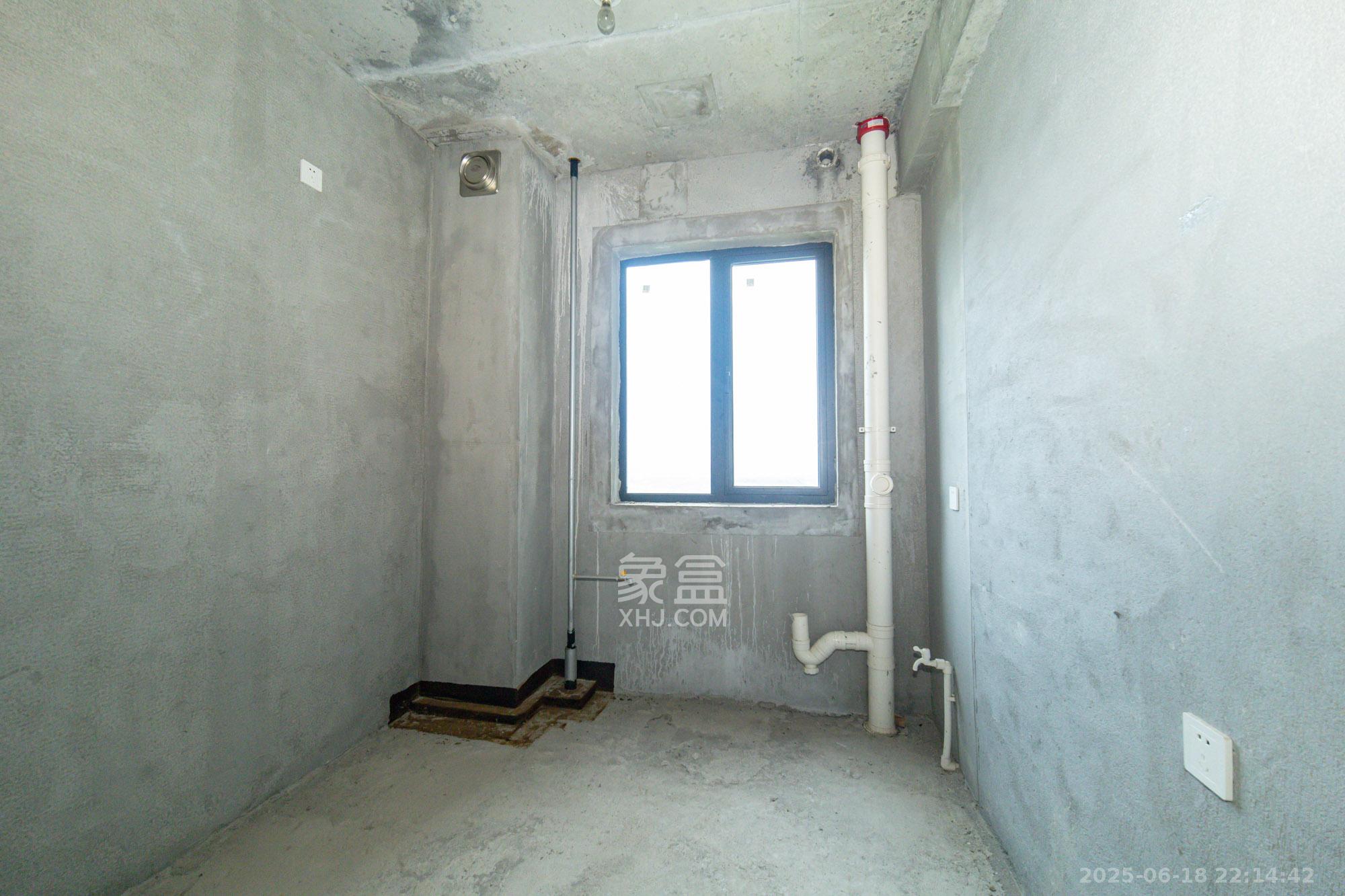 弘坤东昇 4室2厅2卫 85.0万 弘坤东昇 4室2厅2卫 85.0万厨房