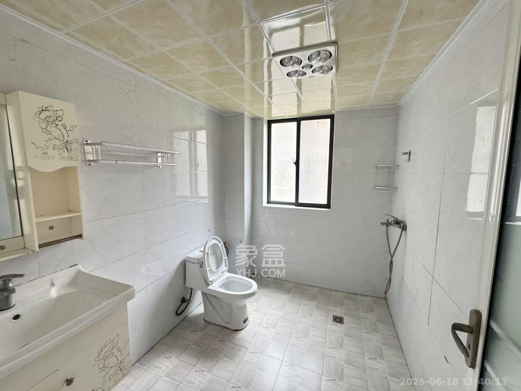 鑫远熙山 4室2厅2卫 2500.0元/月 鑫远熙山 4室2厅2卫 2500.0元/月室内图