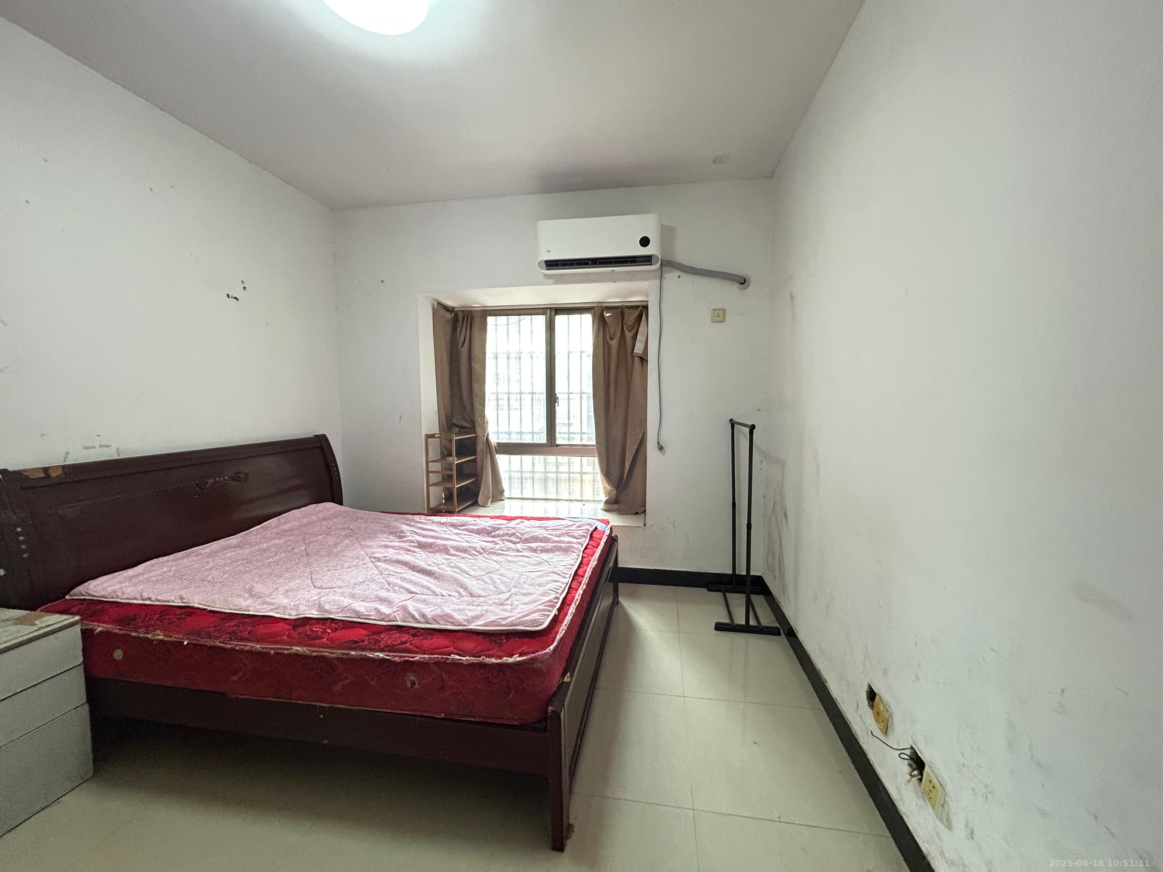 卧龙居国际村 1室0厅0卫 1400.0元/月 卧龙居国际村 1室0厅0卫 1400.0元/月室内图