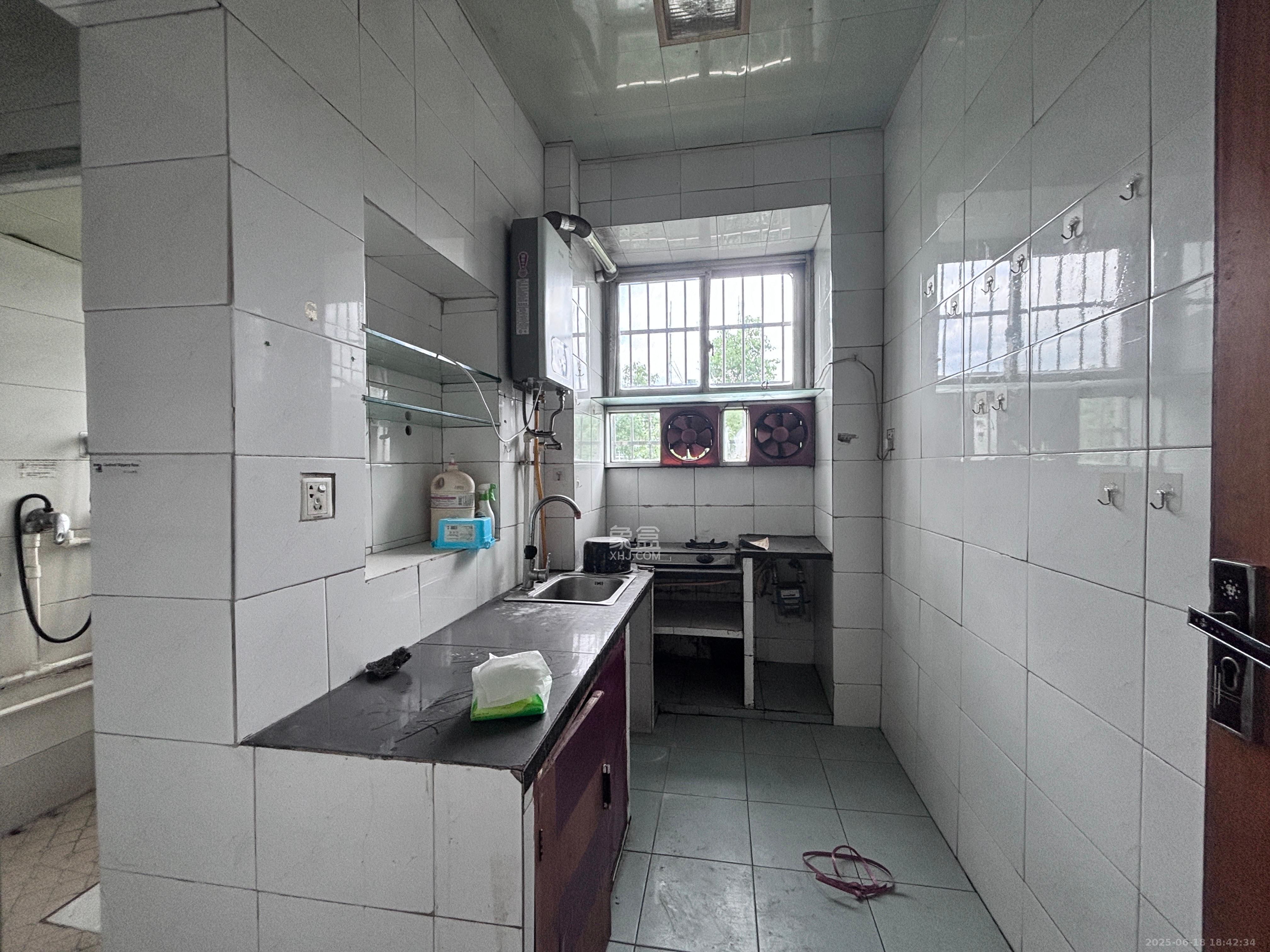 茶园坡社区(原王家冲社区) 3室2厅1卫 1500.0元/月 茶园坡社区(原王家冲社区) 3室2厅1卫 1500.0元/月室内图