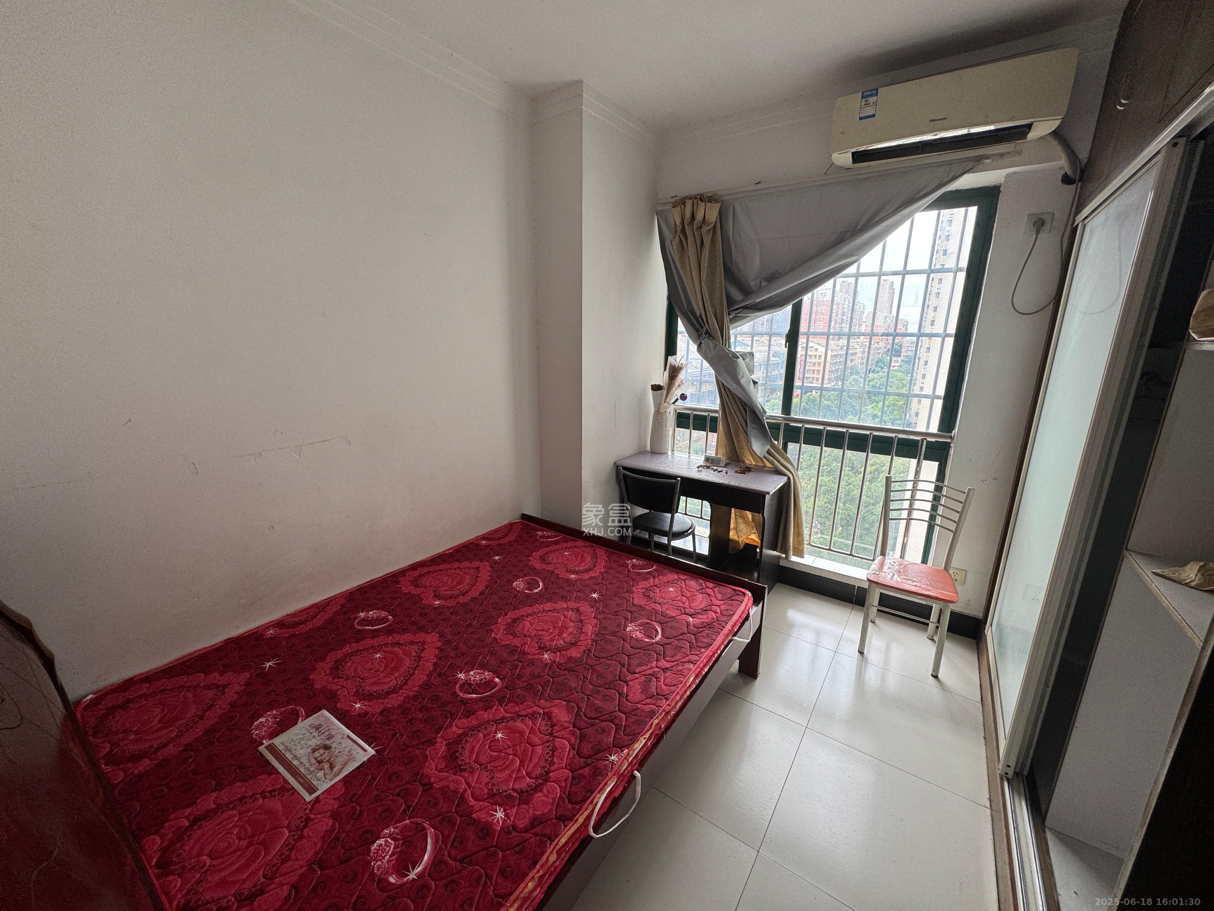 华天LOHO小镇  1室2厅1卫    1000.0元/月室内图