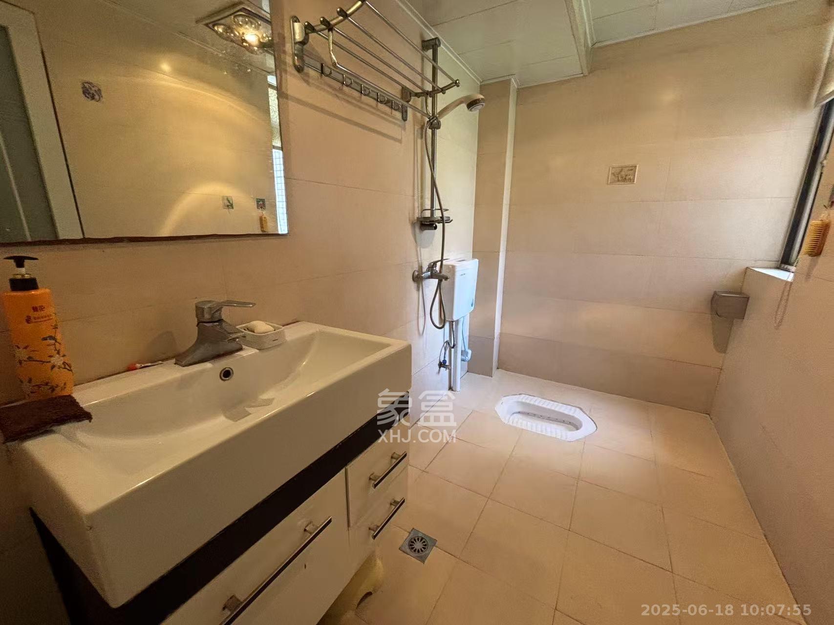 白沙家园（白沙欣苑）  4室2厅1卫    3600.0元/月室内图