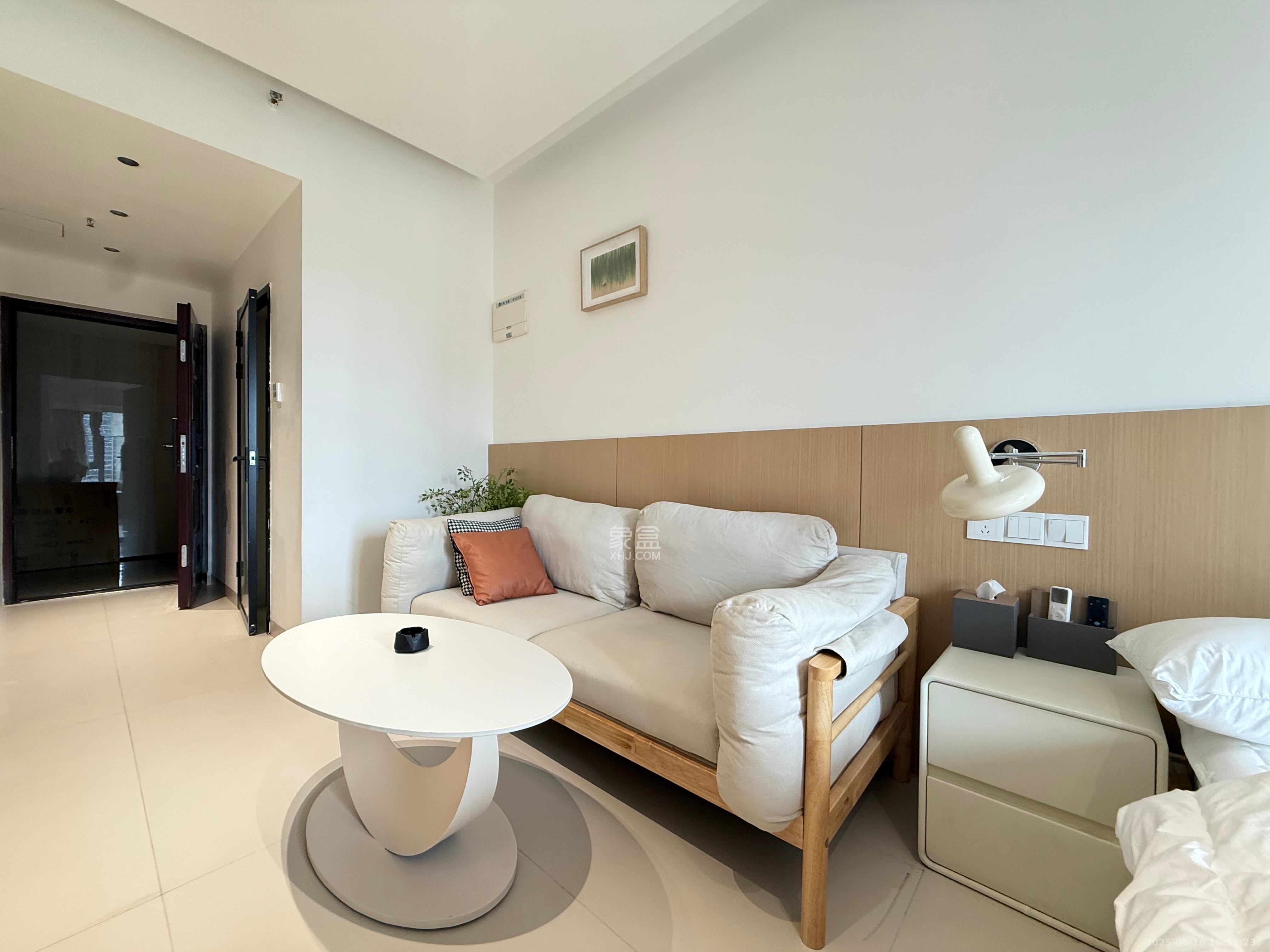 保利天禧EF区 1室1厅1卫 1800.0元/月 保利天禧EF区 1室1厅1卫 1800.0元/月室内图