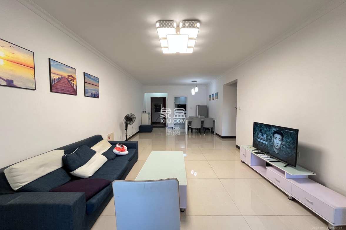 荣盛花语书苑  3室2厅1卫    2600.0元/月 荣盛花语书苑  3室2厅1卫    2600.0元/月室内图