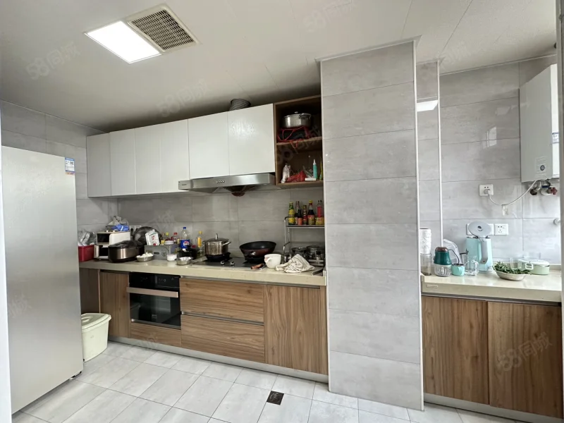 阳光一品小区 4室2厅2卫 89.8万 阳光一品小区 4室2厅2卫 89.8万客厅