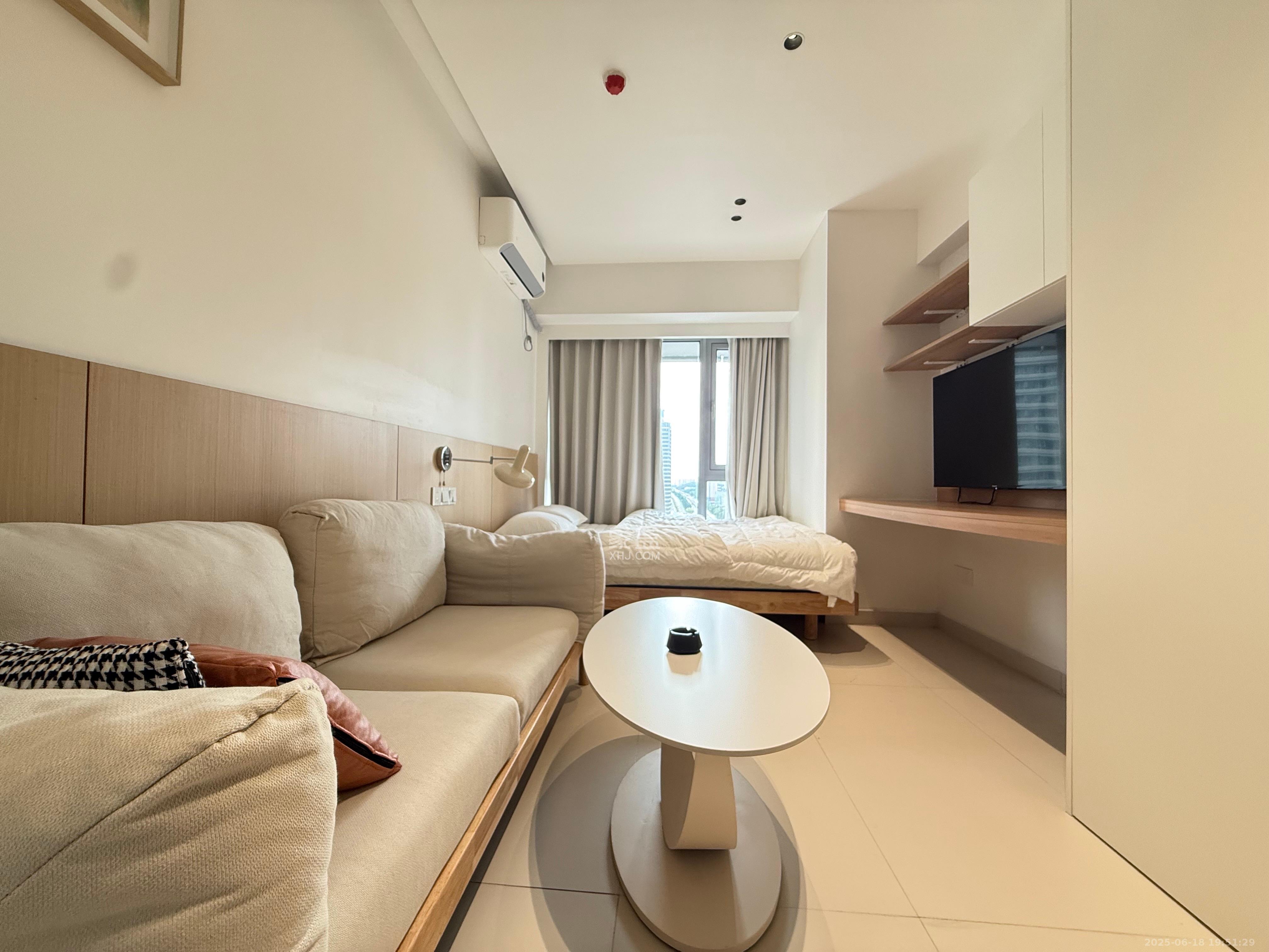 保利天禧EF区 1室1厅1卫 1800.0元/月 保利天禧EF区 1室1厅1卫 1800.0元/月室内图