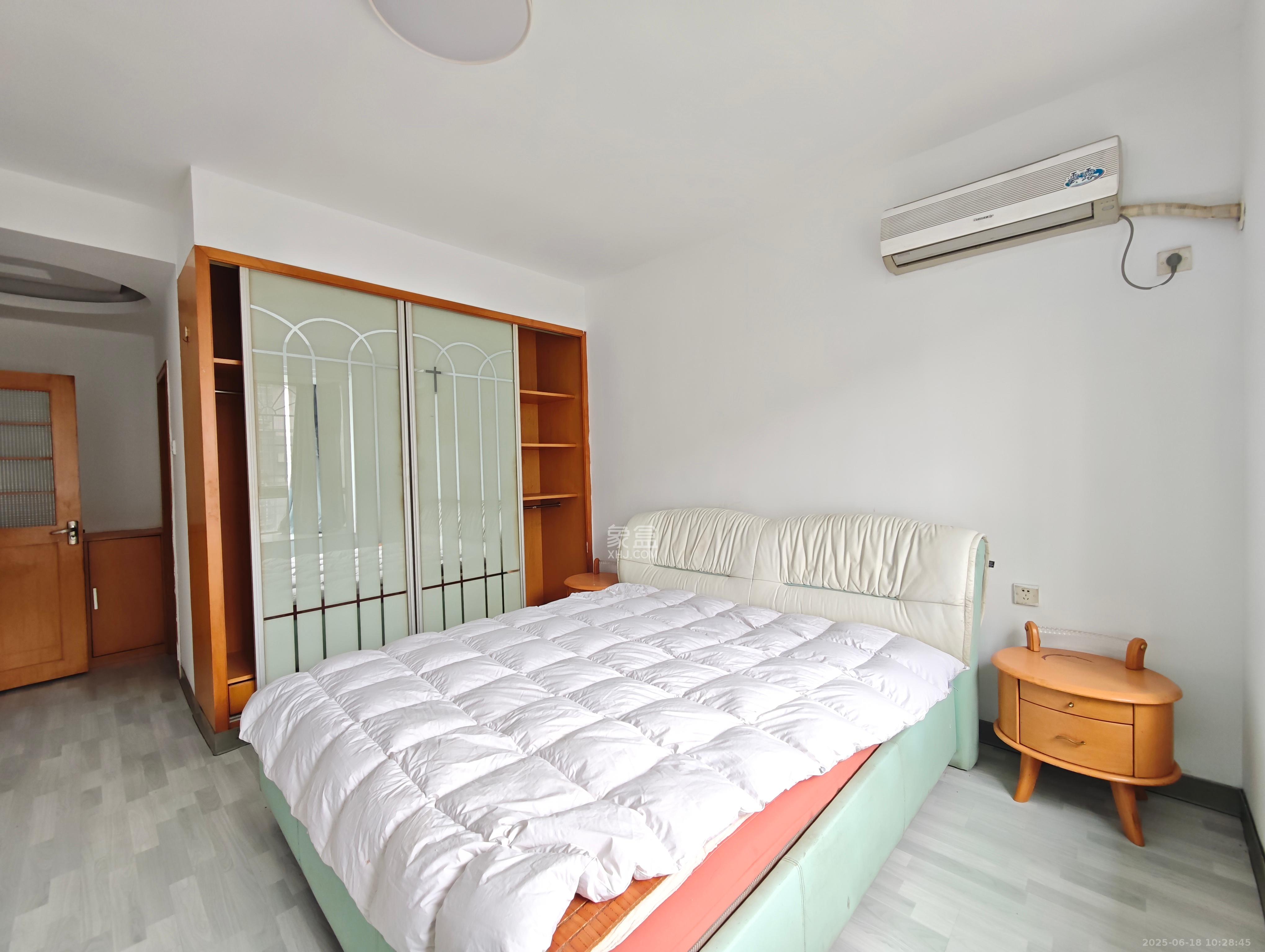 湖南省长沙市城乡规划局雨花区分局宿舍 4室2厅2卫 2600.0元/月 湖南省长沙市城乡规划局雨花区分局宿舍 4室2厅2卫 2600.0元/月室内图