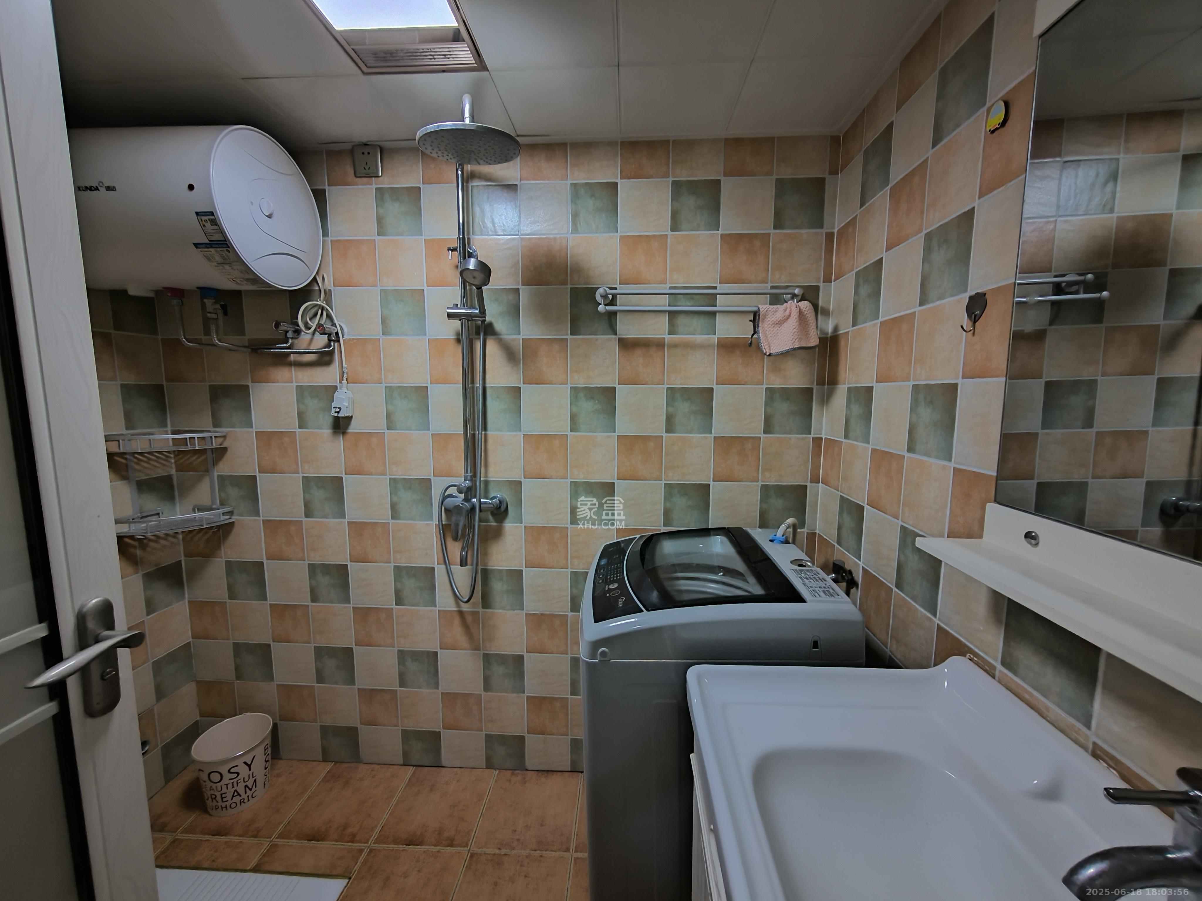 中建芙蓉嘉苑  1室1厅1卫   1600.00元/月室内图