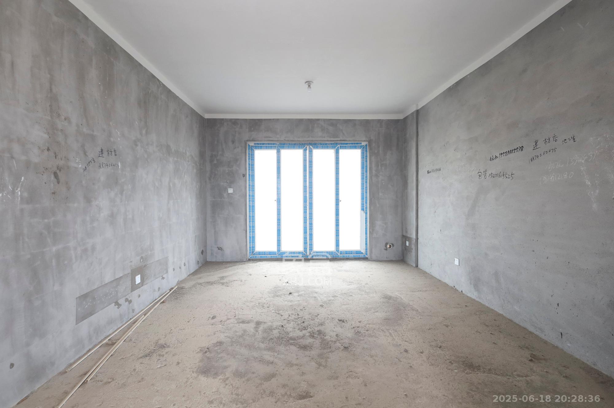 钱隆世家  4室2厅2卫    83.0万 钱隆世家  4室2厅2卫    83.0万客厅