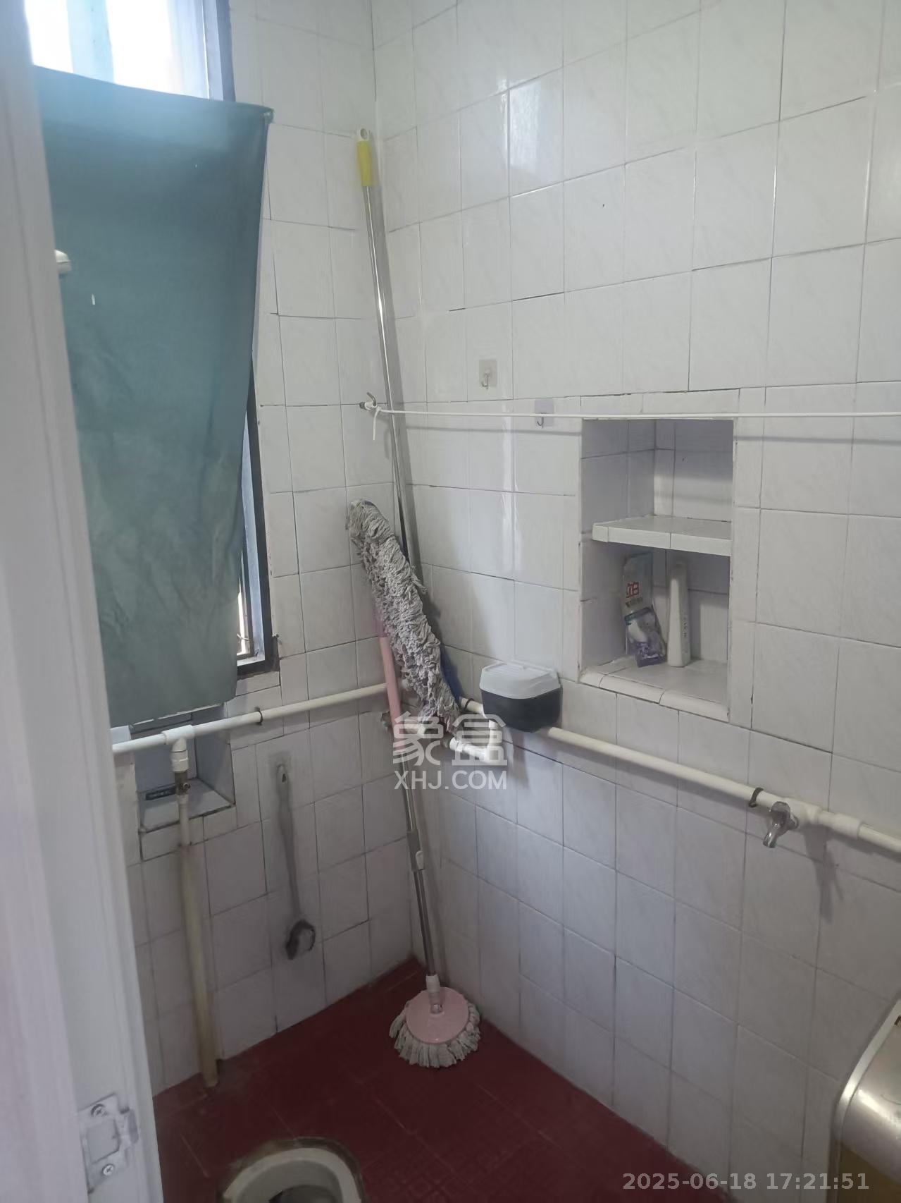 牛串岭小区  2室1厅1卫    1300.0元/月 牛串岭小区  2室1厅1卫    1300.0元/月室内图1