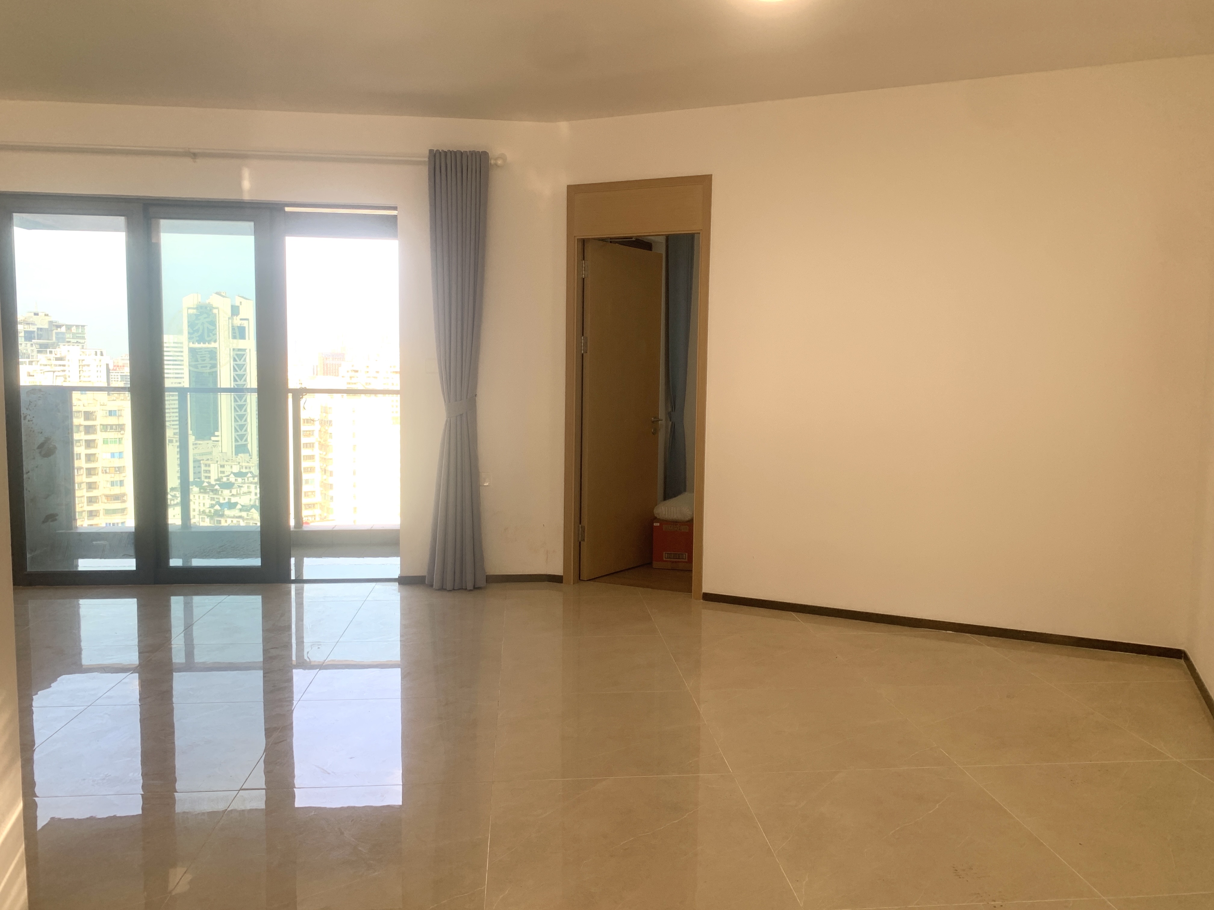 华润中心二期东悦府 2室2厅1卫 200.0万 华润中心二期东悦府 2室2厅1卫 200.0万客厅